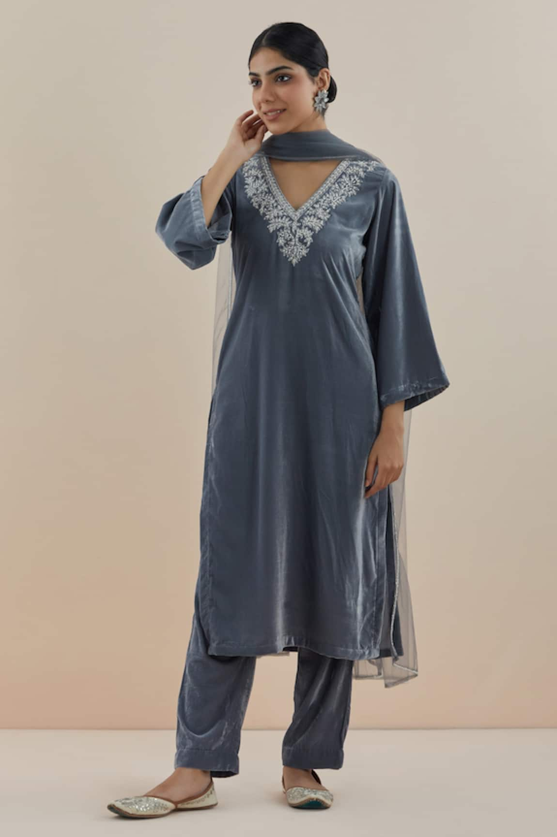 Makaan.51 Silk Velvet Pearl Embroidered Kurta Set