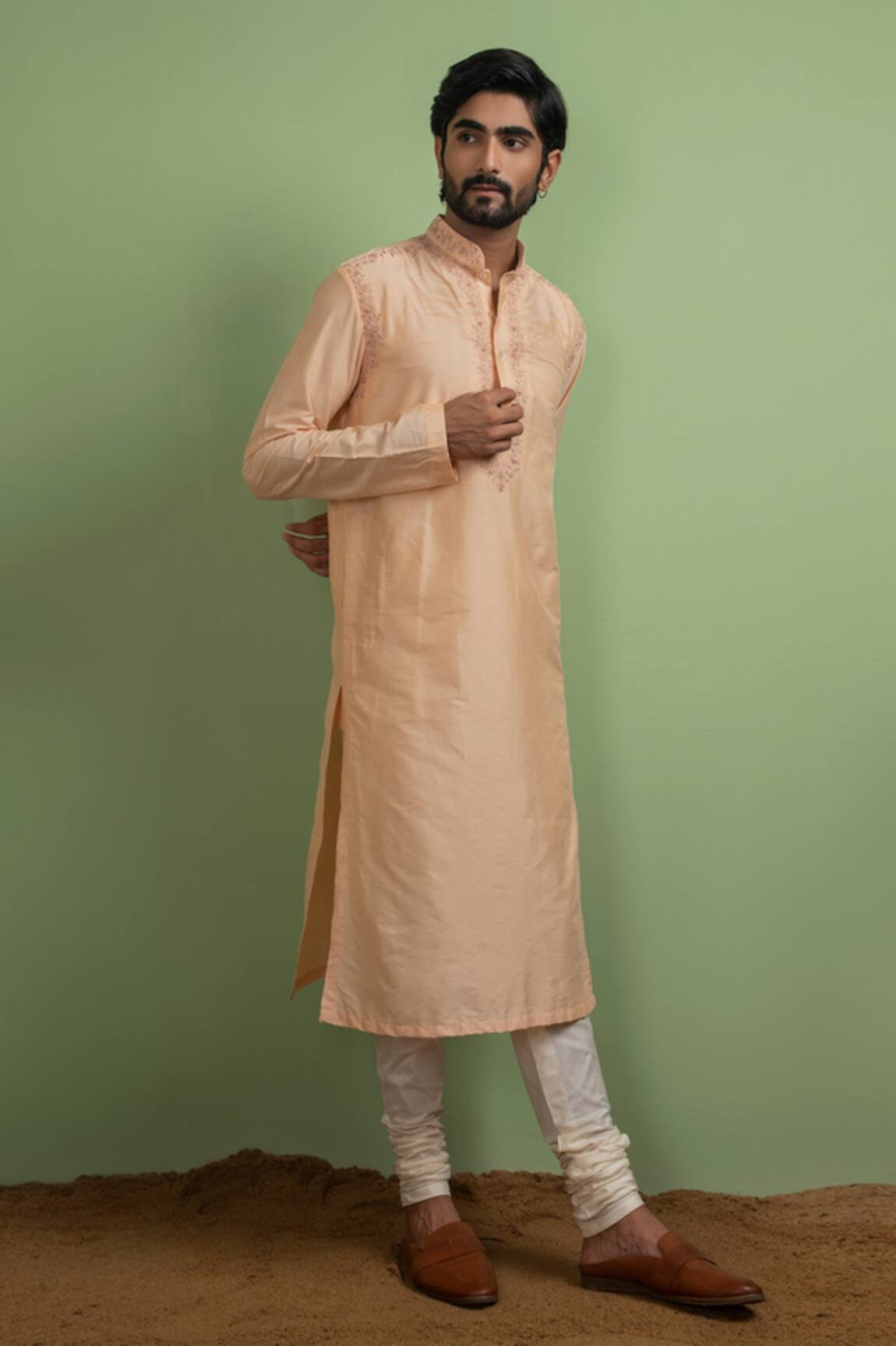 Ankita Shahabadi Pirwai Embroidered Kurta