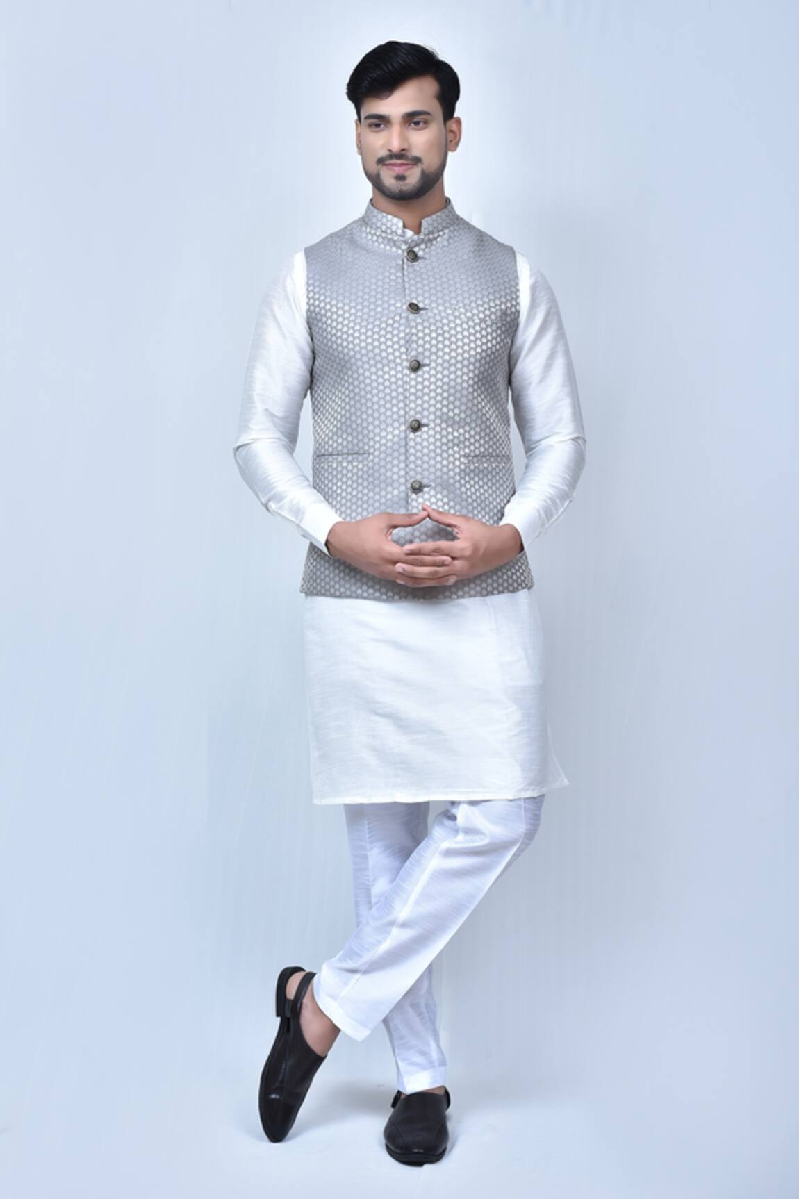 Arihant Rai Sinha Leaf Pattern Bundi & Kurta Set 