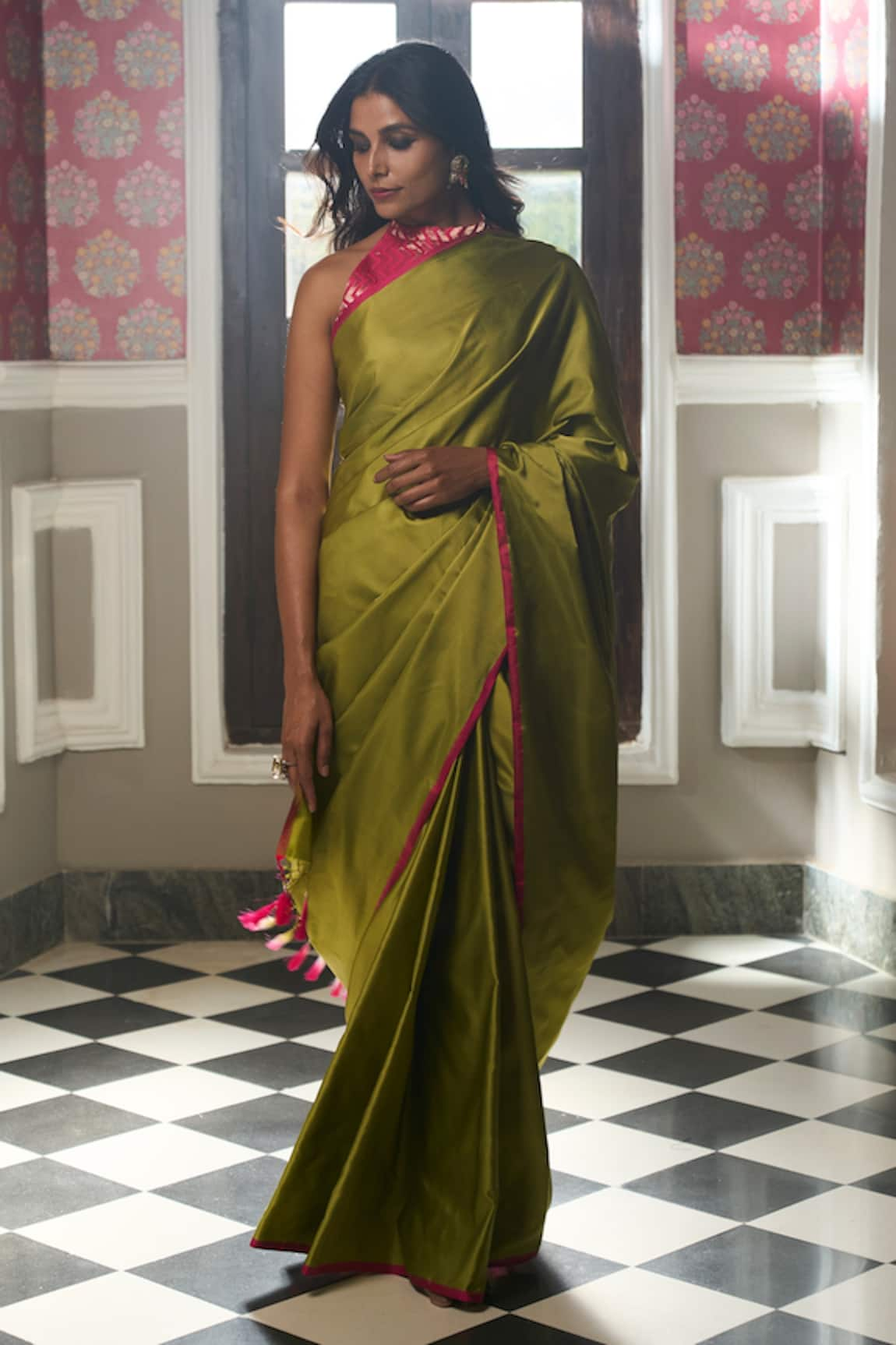 Kasturi Kundal Nakhreeli Contrast Border Saree