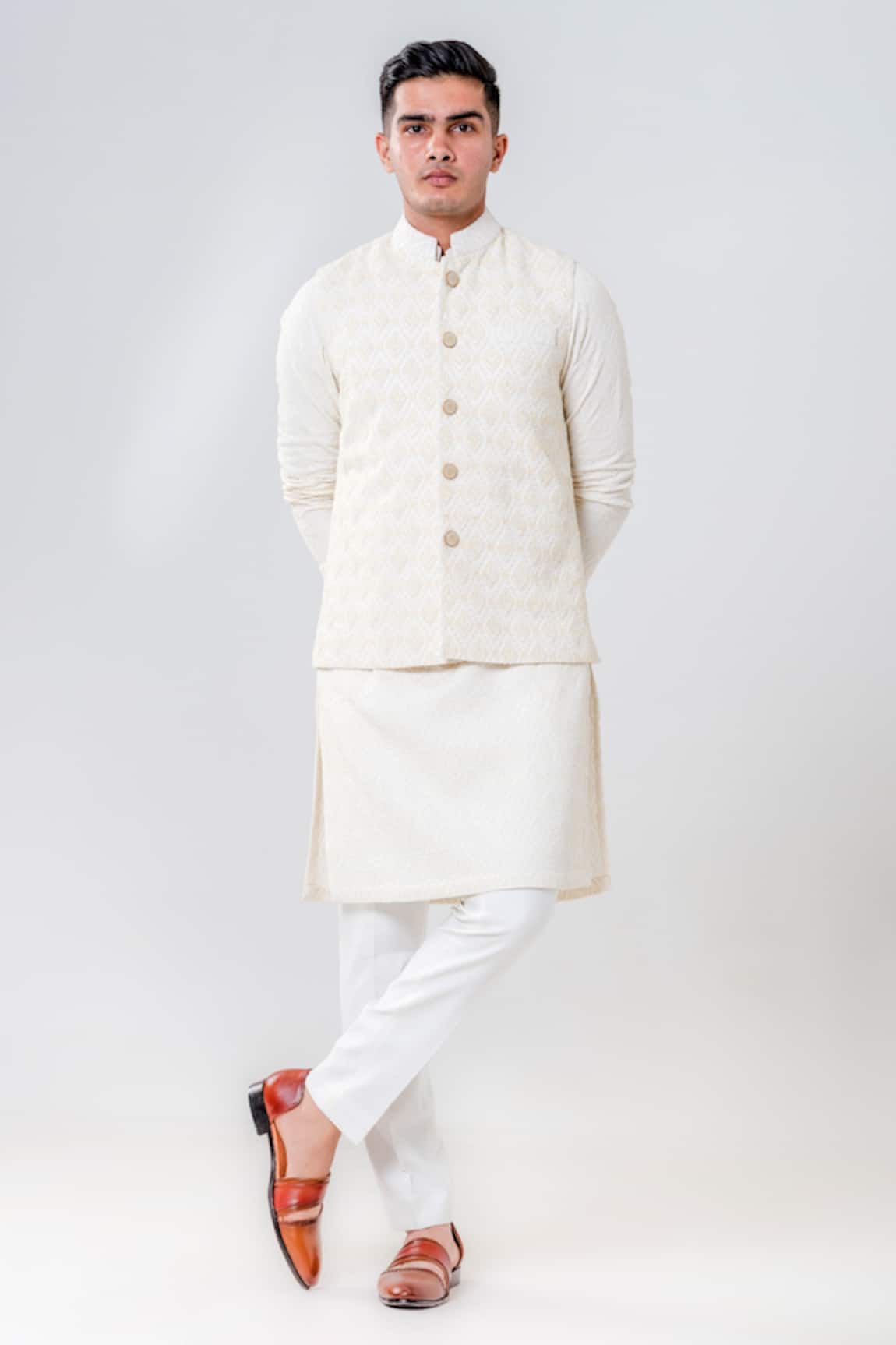 Amrit Dawani Ivory Lucknowi Embroidered Bundi Kurta Set 
