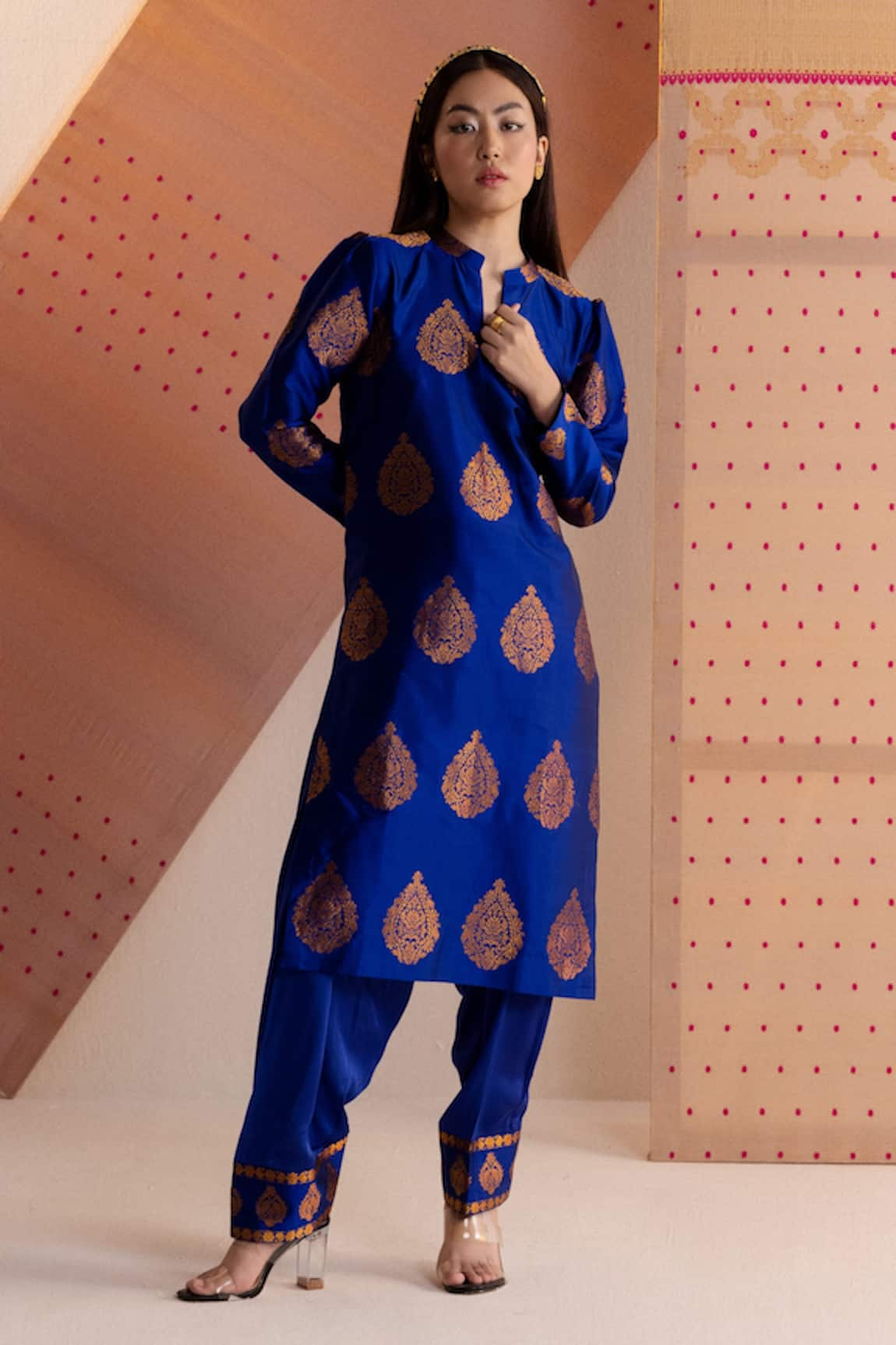 Joskai Studio Handwoven Floral Zari Kurta & Salwar Set