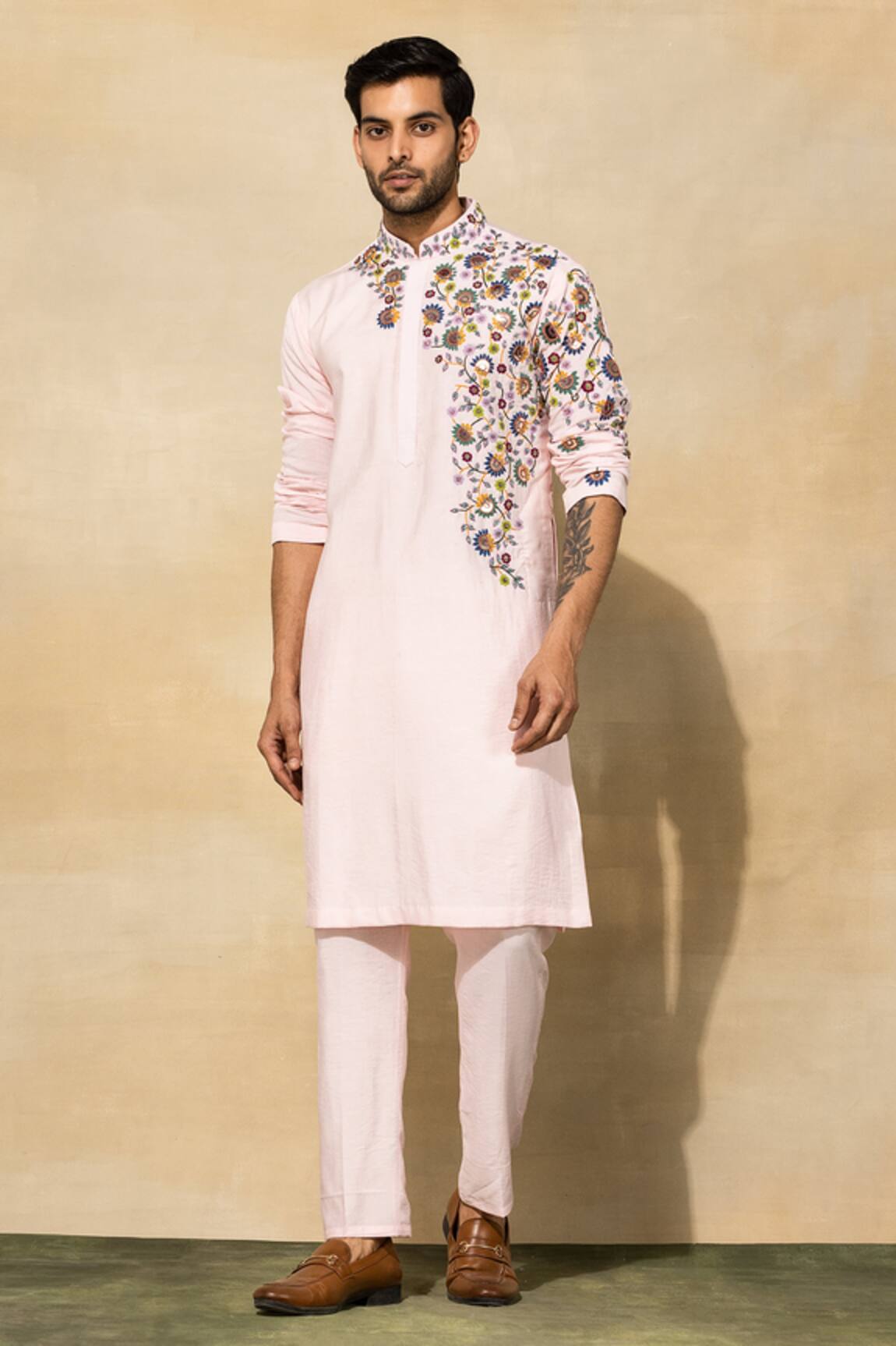 Diyarajvvir Floral Jaal Embroidered Kurta Set