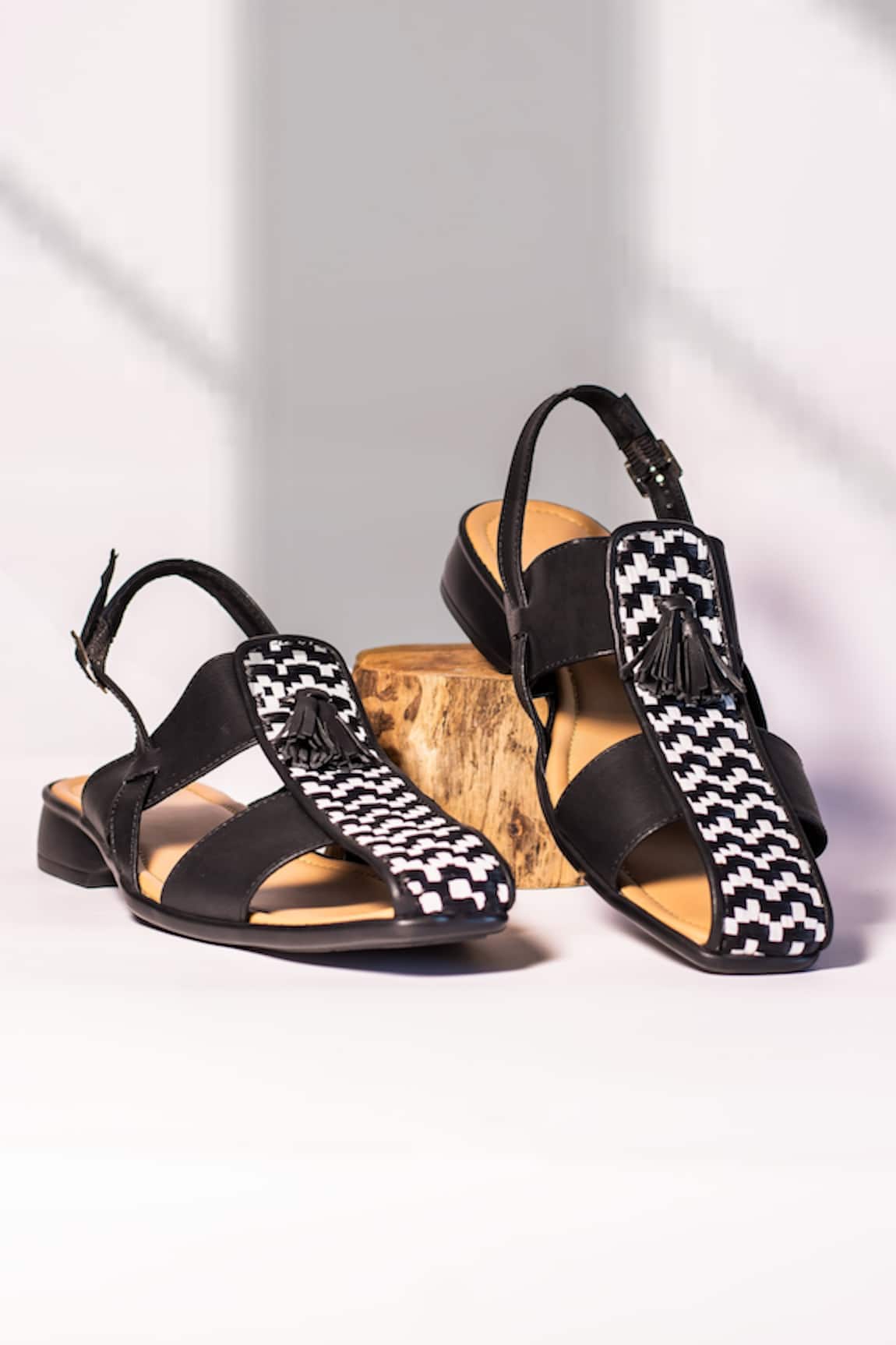 THE FROU FROU STUDIO Palatine Checkered Pattern Sandals