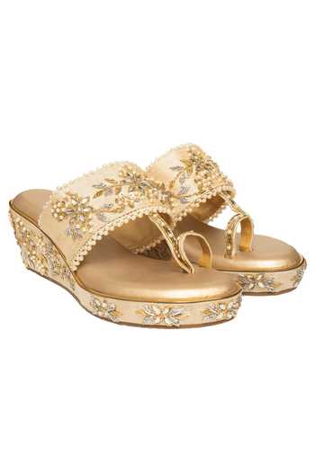Kkarma Accessories Neemrana Embroidered Kolhapuri Wedges