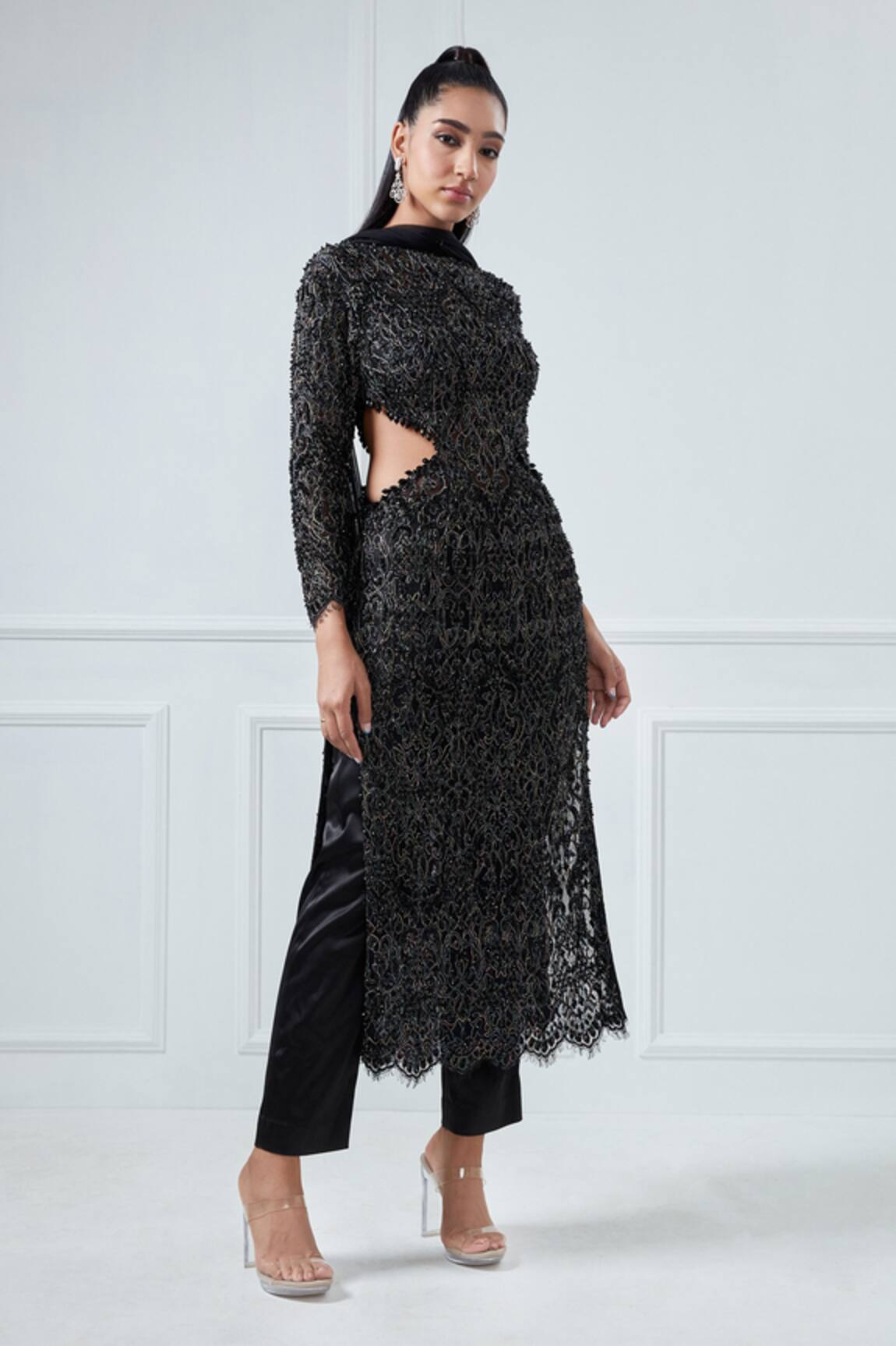 House of Exotique Embellished Kurta Set 