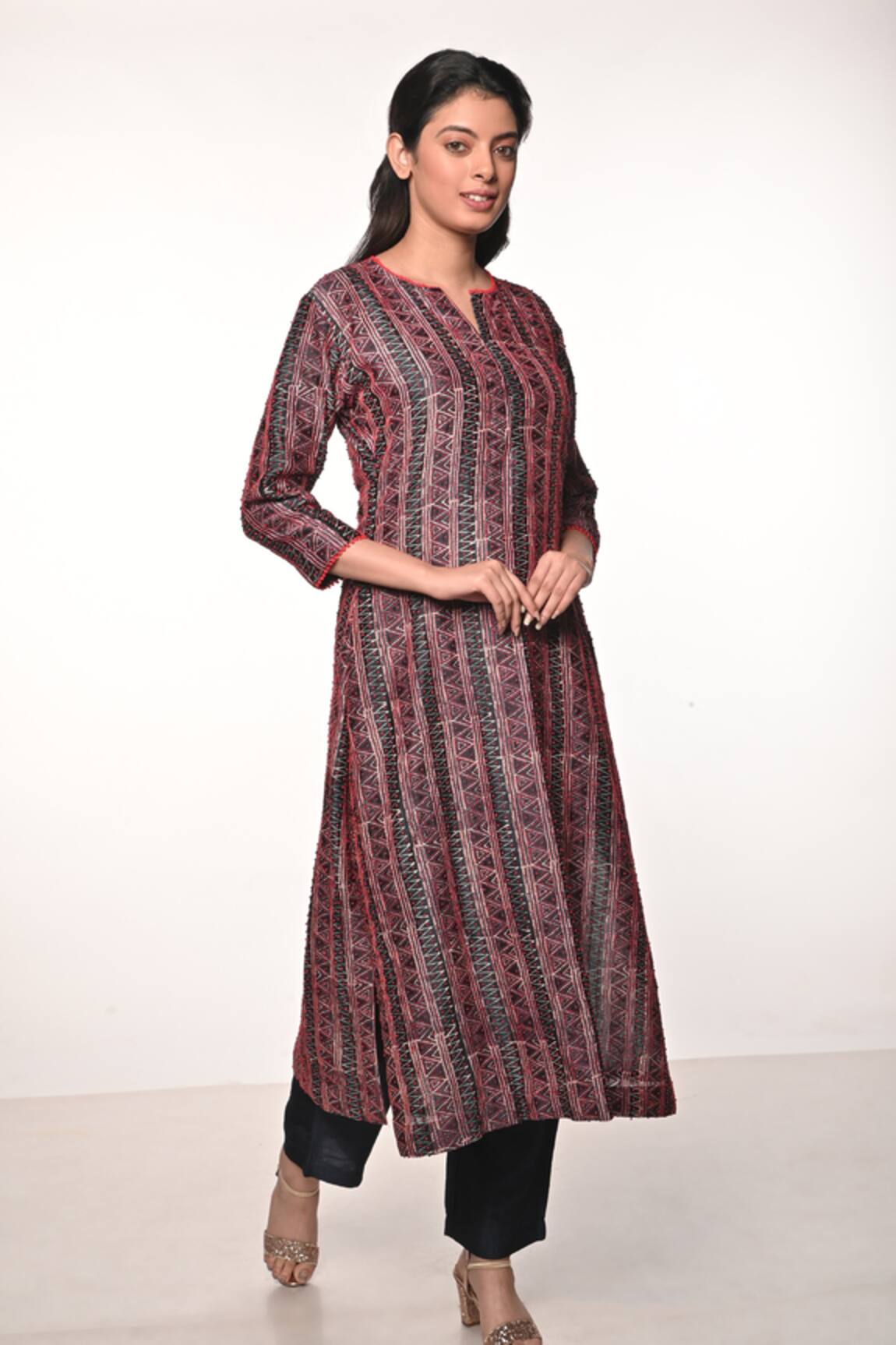 Soumodeep Dutta Chanderi Geometric Embroidered Kurta With Pant