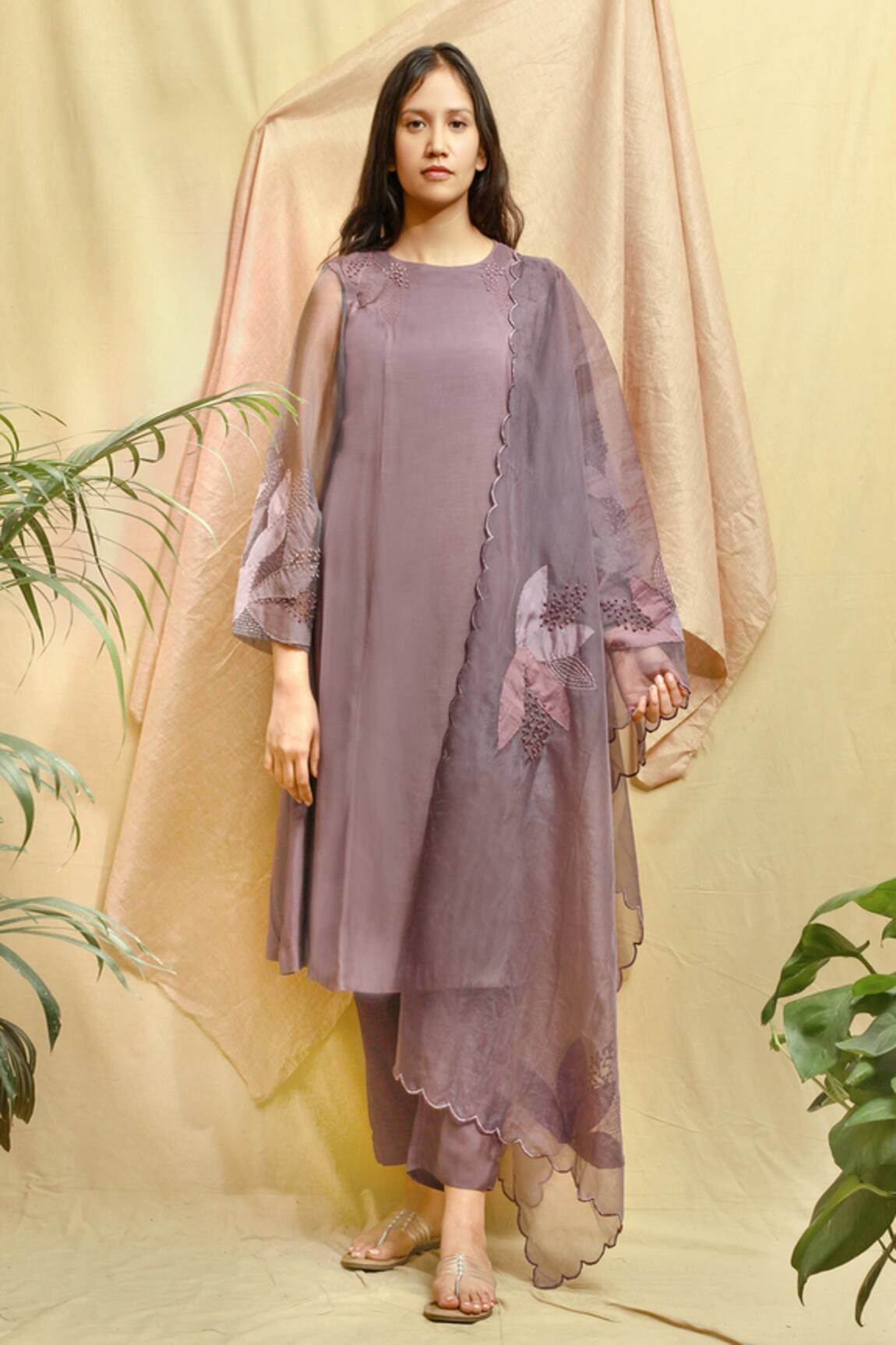 Chambray & CO. Floral Embroidered Kurta Set 