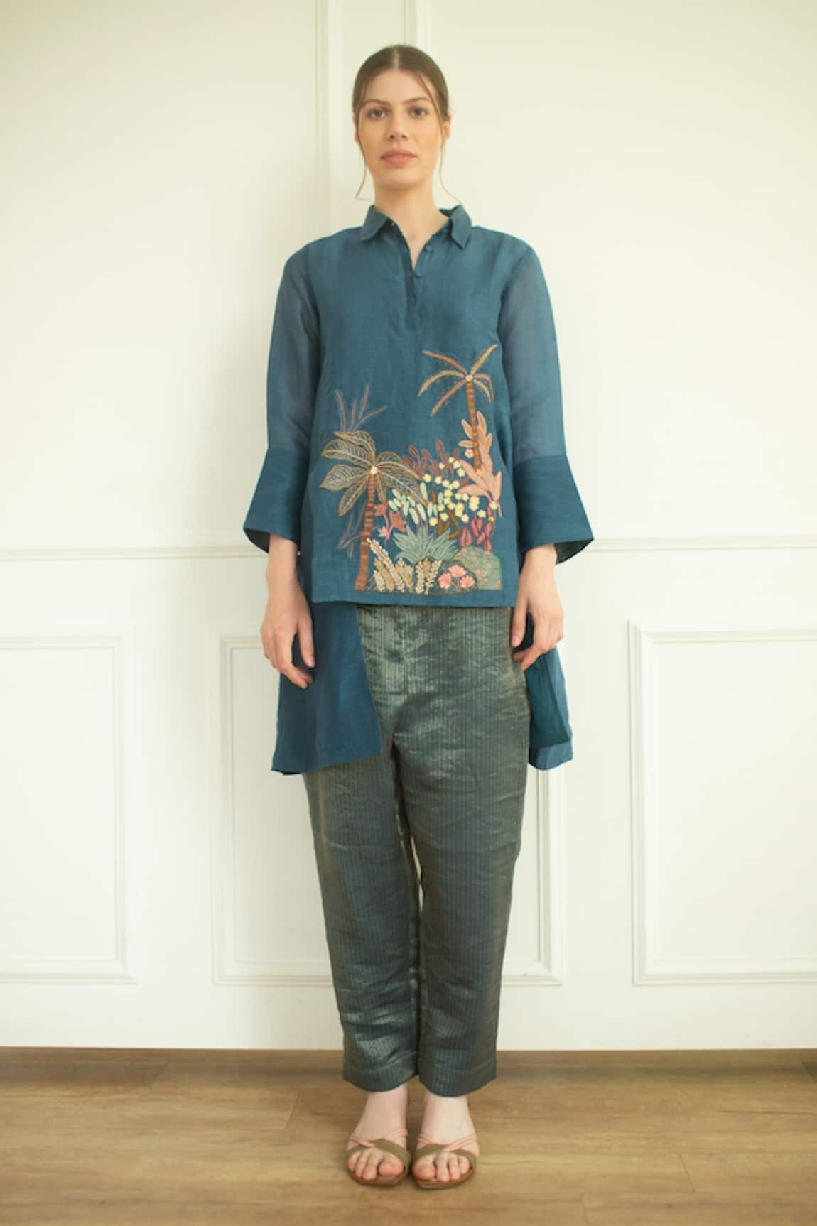 Oja Hand Embroidered Tunic & Pant Set
