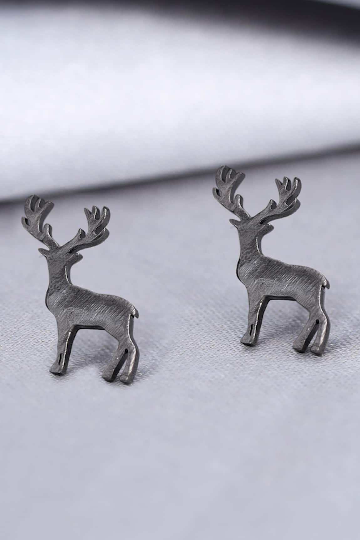 Cosa Nostraa Daring Deer Collar Tips