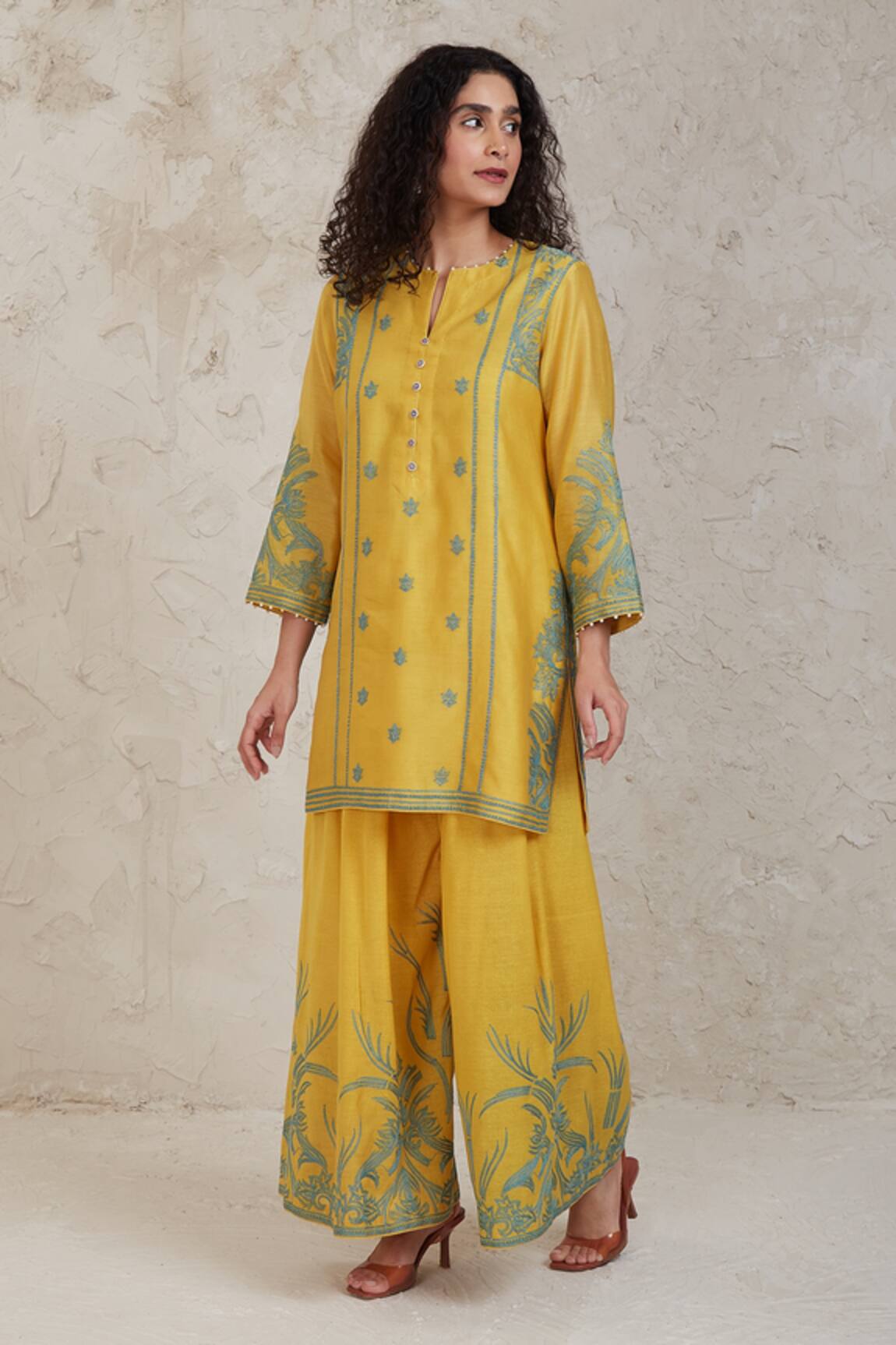 Sue Mue Fairoz Chanderi Dori Work Kurta & Pant Set