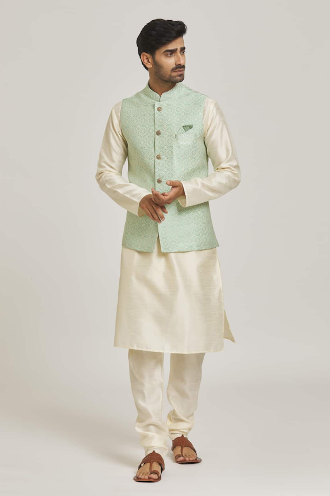 Samyukta Singhania Floral Bundi & Kurta Set 