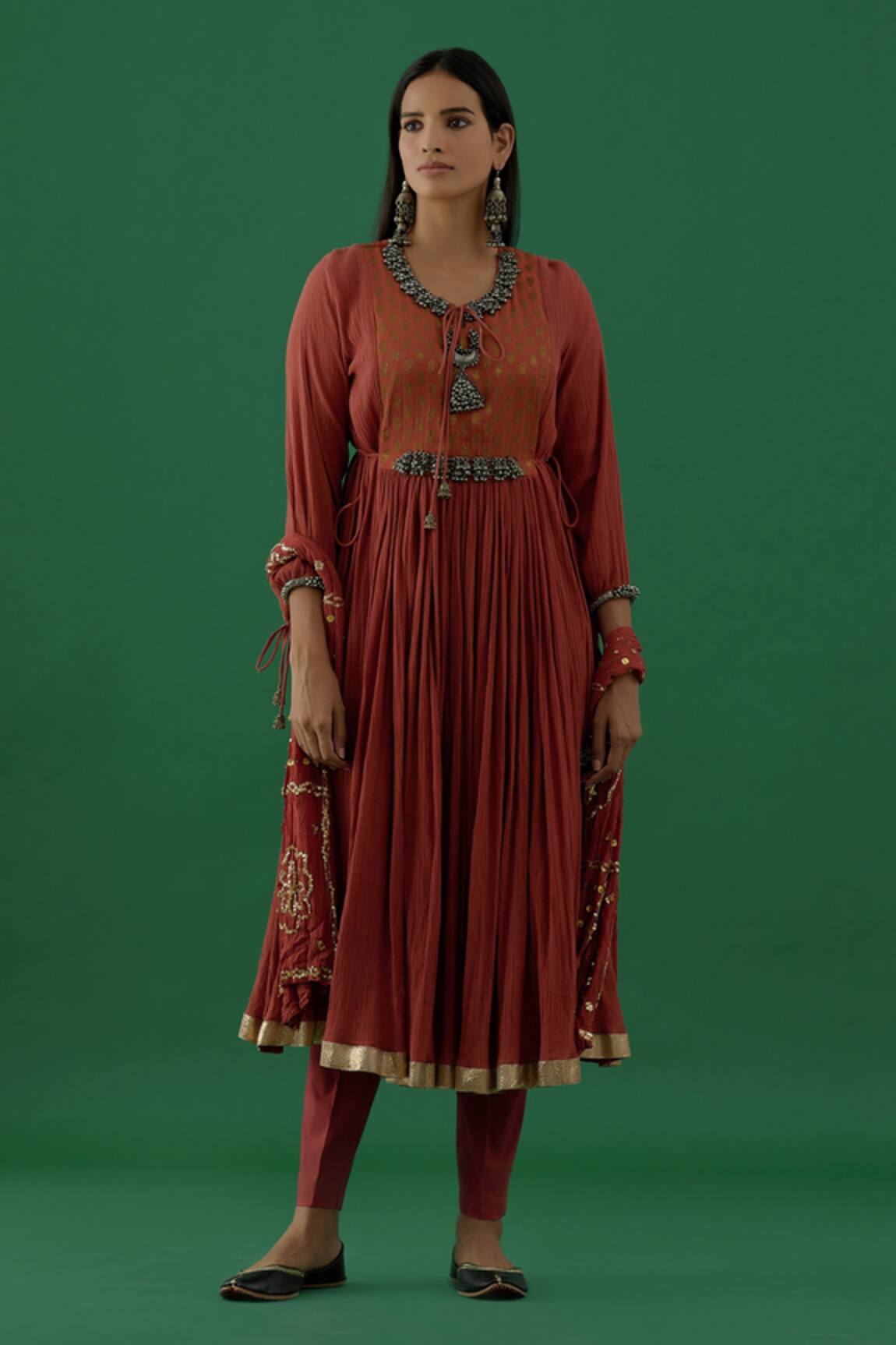 5elements Ghungroo Embellished Neckline Anarkali Set