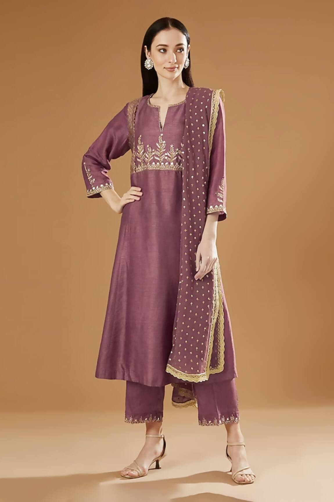 OMI Placement Leaf Vine Embroidered Kurta Set