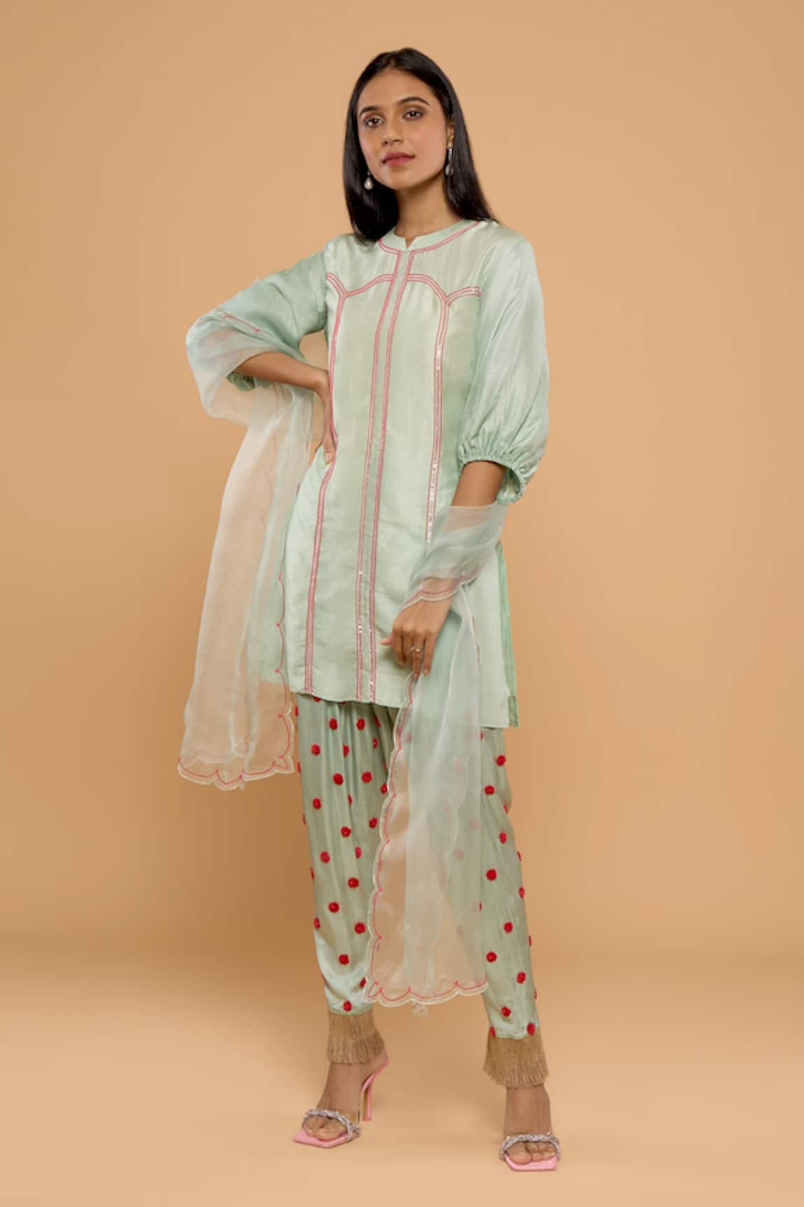 Mayu Kothari Scalloped Hand Embroidered Hem Dupatta 