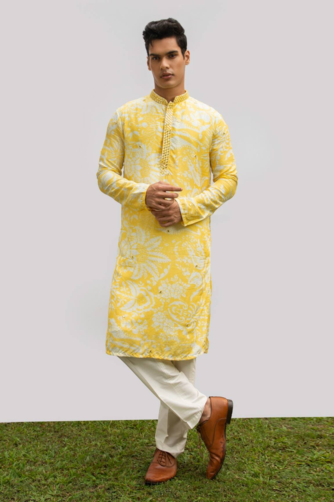 KAKA MENSWEAR Floral Print Kurta & Pyjama Pant Set