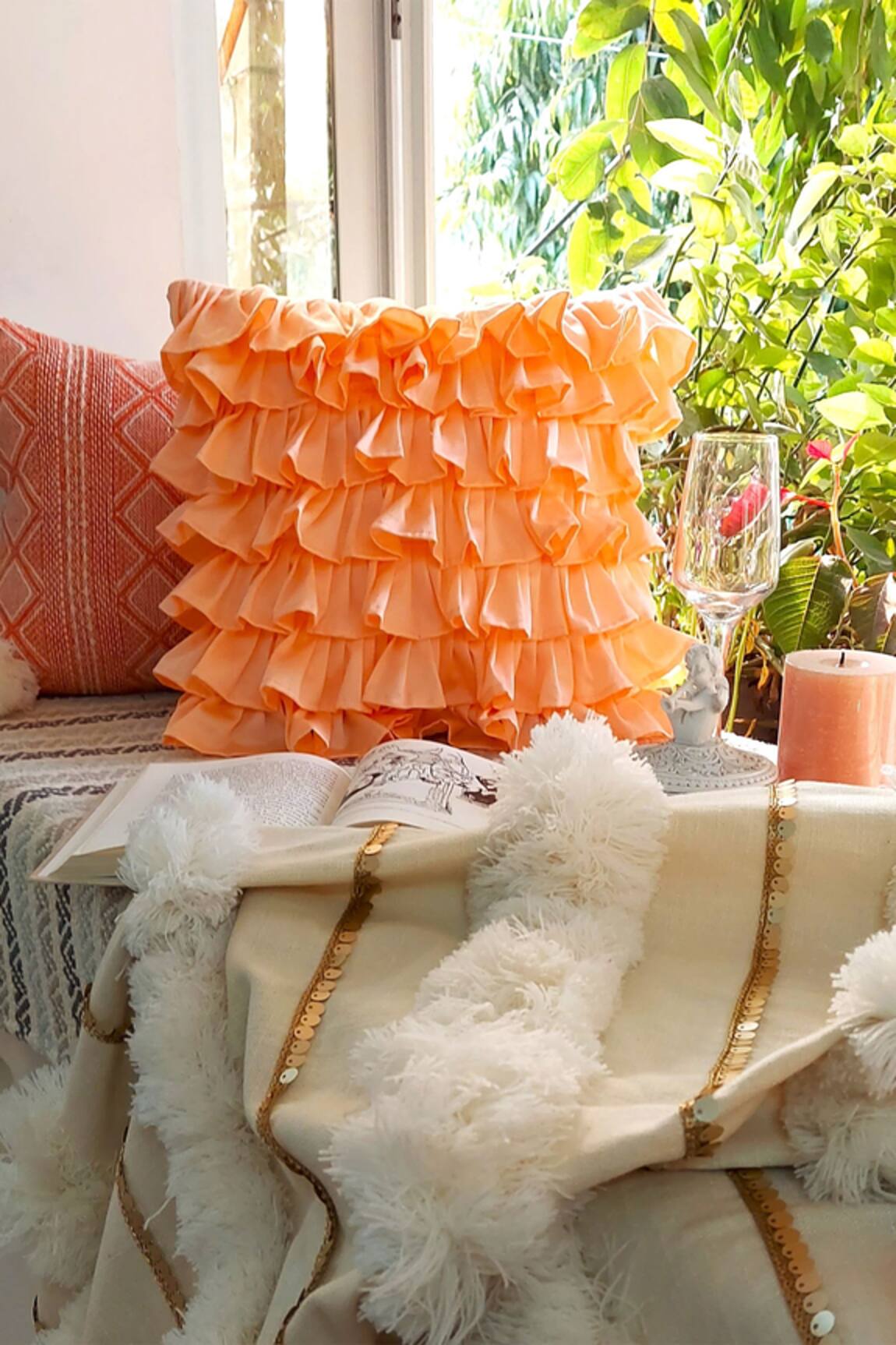 Throwpillow Frill Cushion Cover