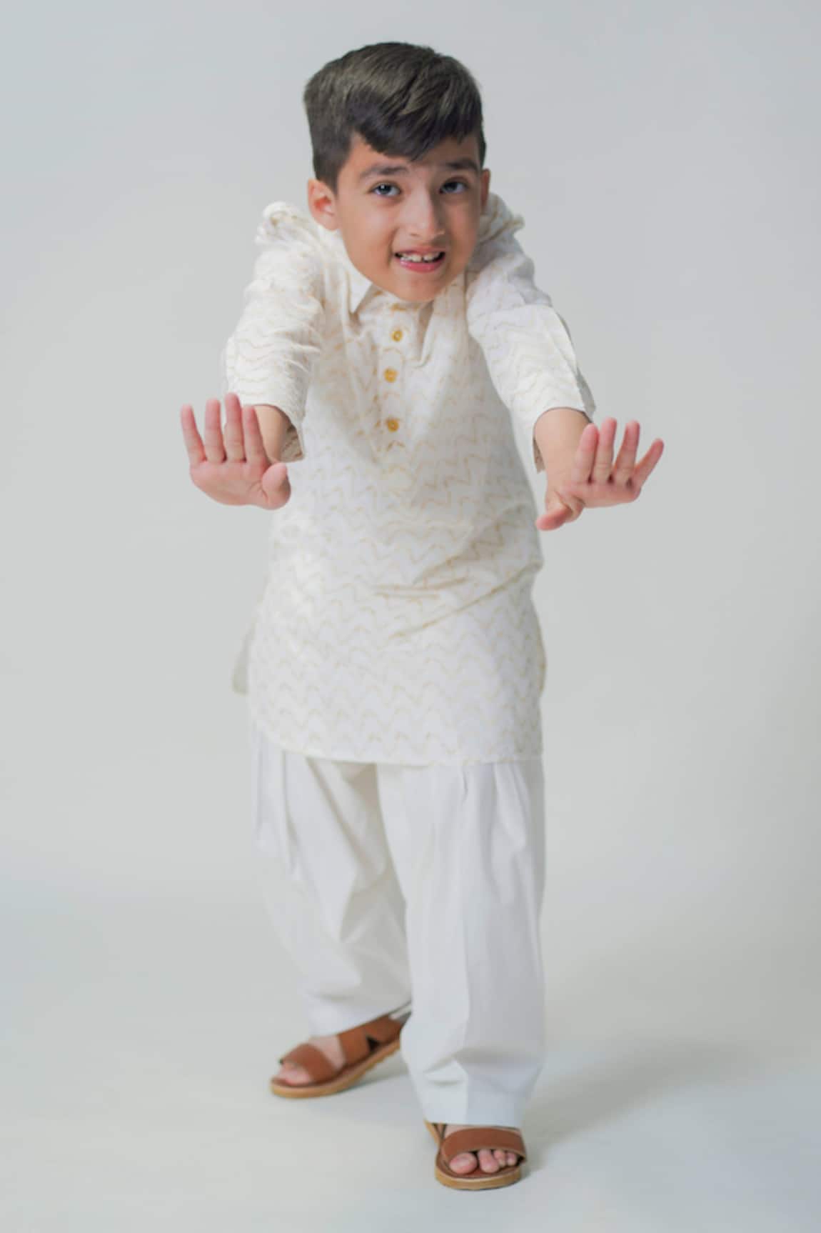 Tiber Taber Zig-Zag Embroidered Pathani Kurta With Salwar