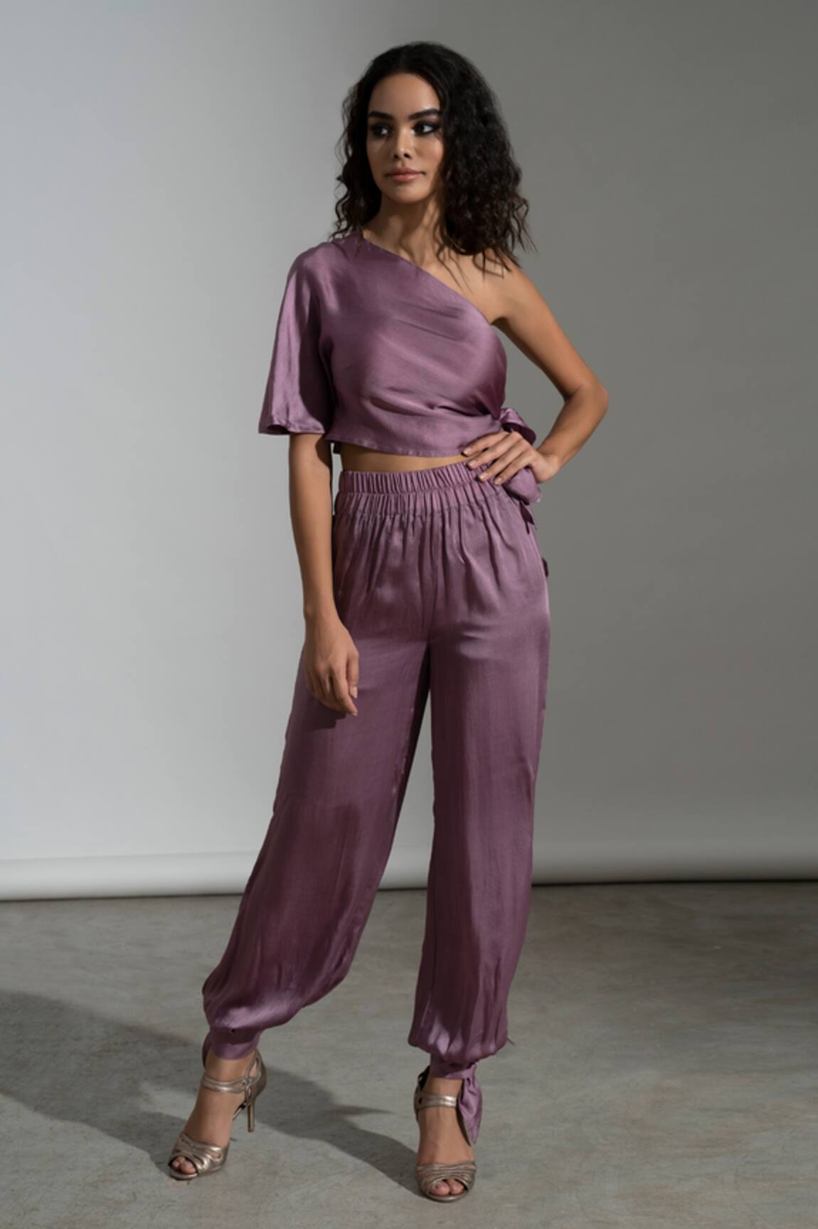 AMRTA by GUNEET KONDAL Soho Handmade Knotted Top & Pant Set 