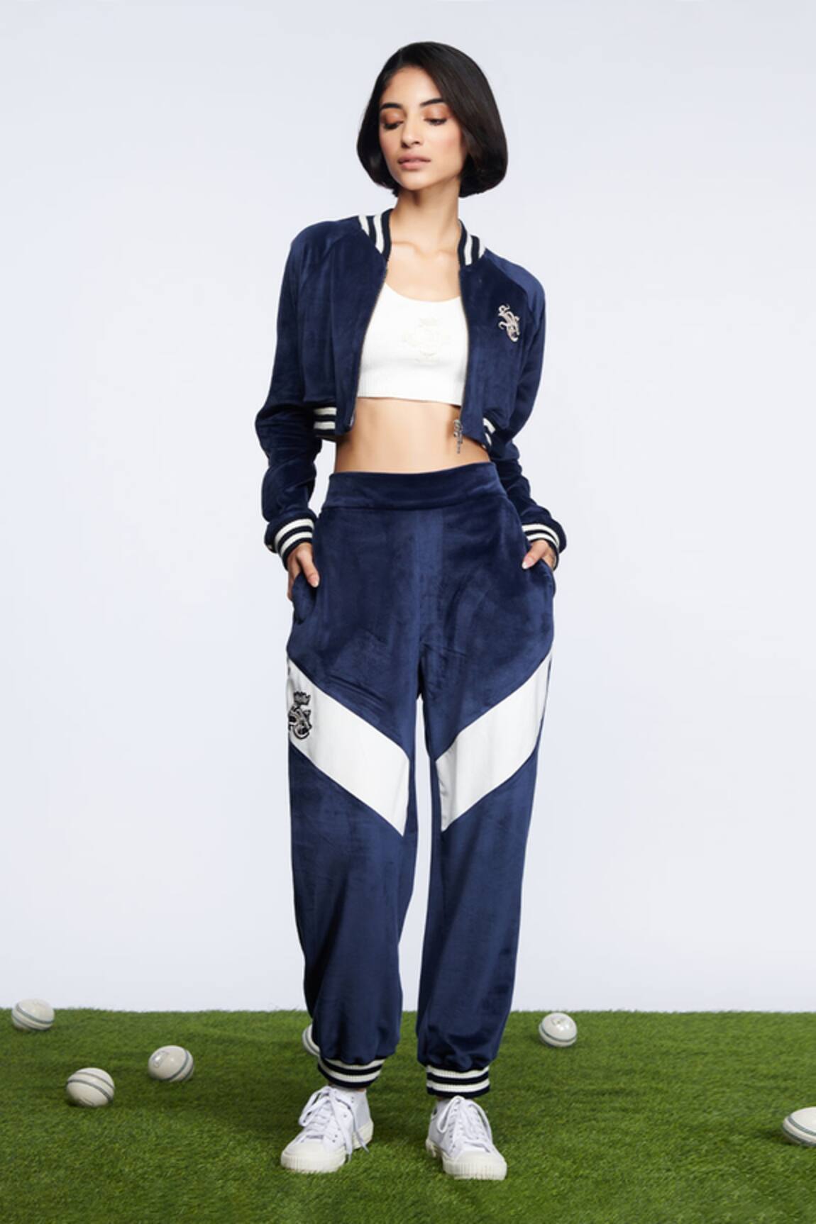 S&N By Shantnu Nikhil Cropped Velvet Jacket 
