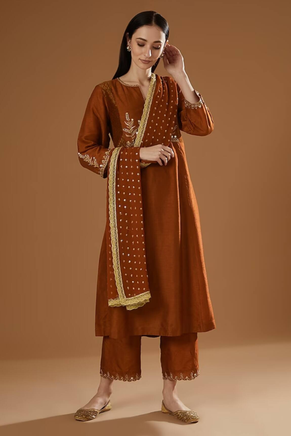 OMI Placement Flower Vine Embroidered Kurta Set