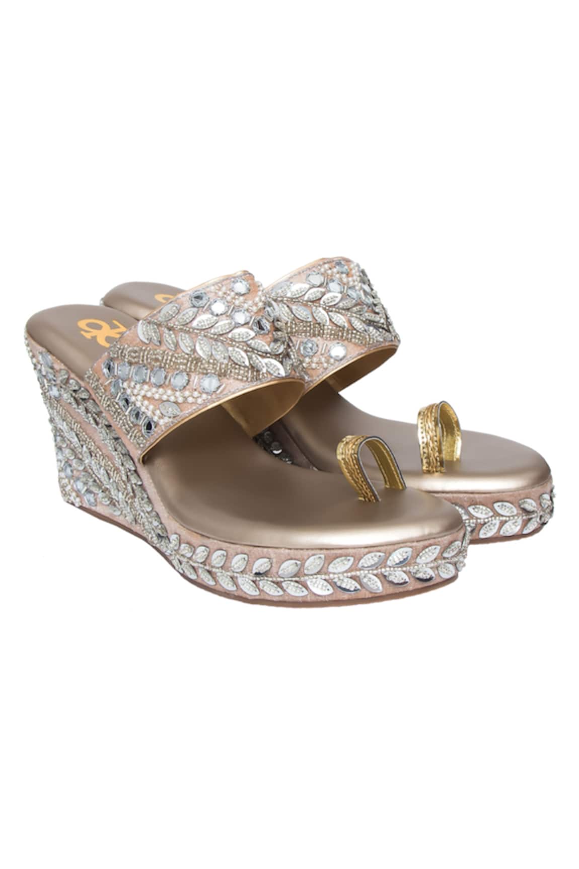 Kkarma Accessories Gatsby Embroidered Toe Ring Wedges