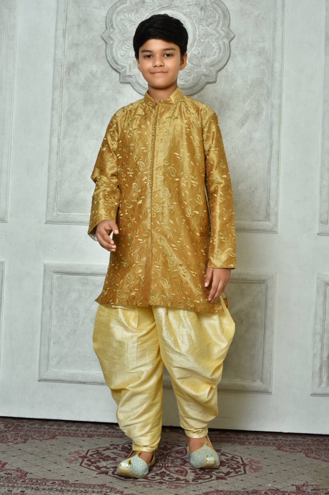 Petite Pomme Paisley Thread Work Kurta & Patiala Pant Set 