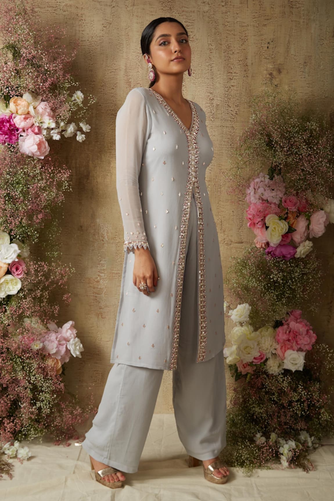 RIA SHAH LABEL Crystal Embellished Slit Kurta With Pant