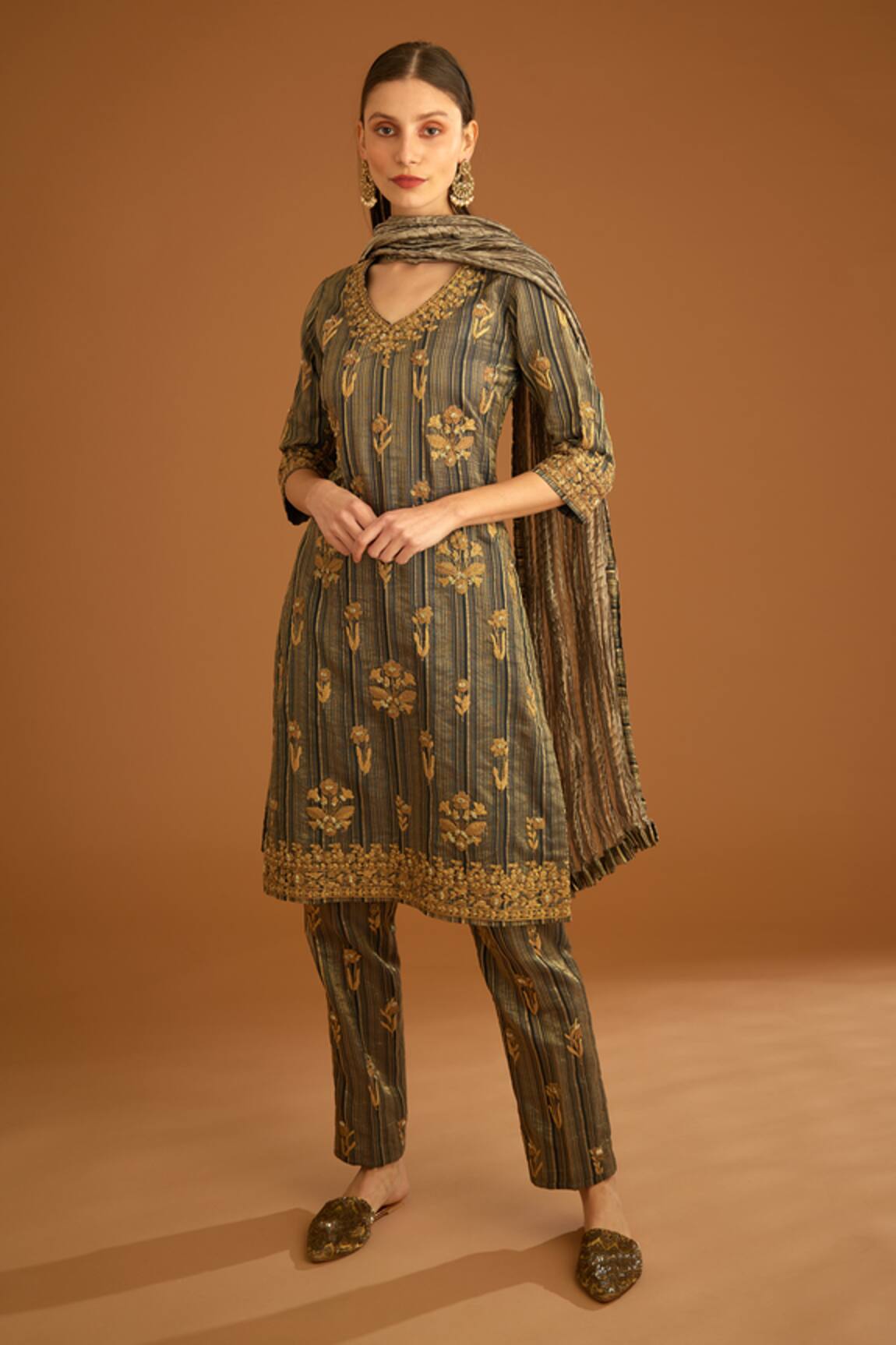 Shyam Narayan Prasad Dori & Thread Work Kurta Set