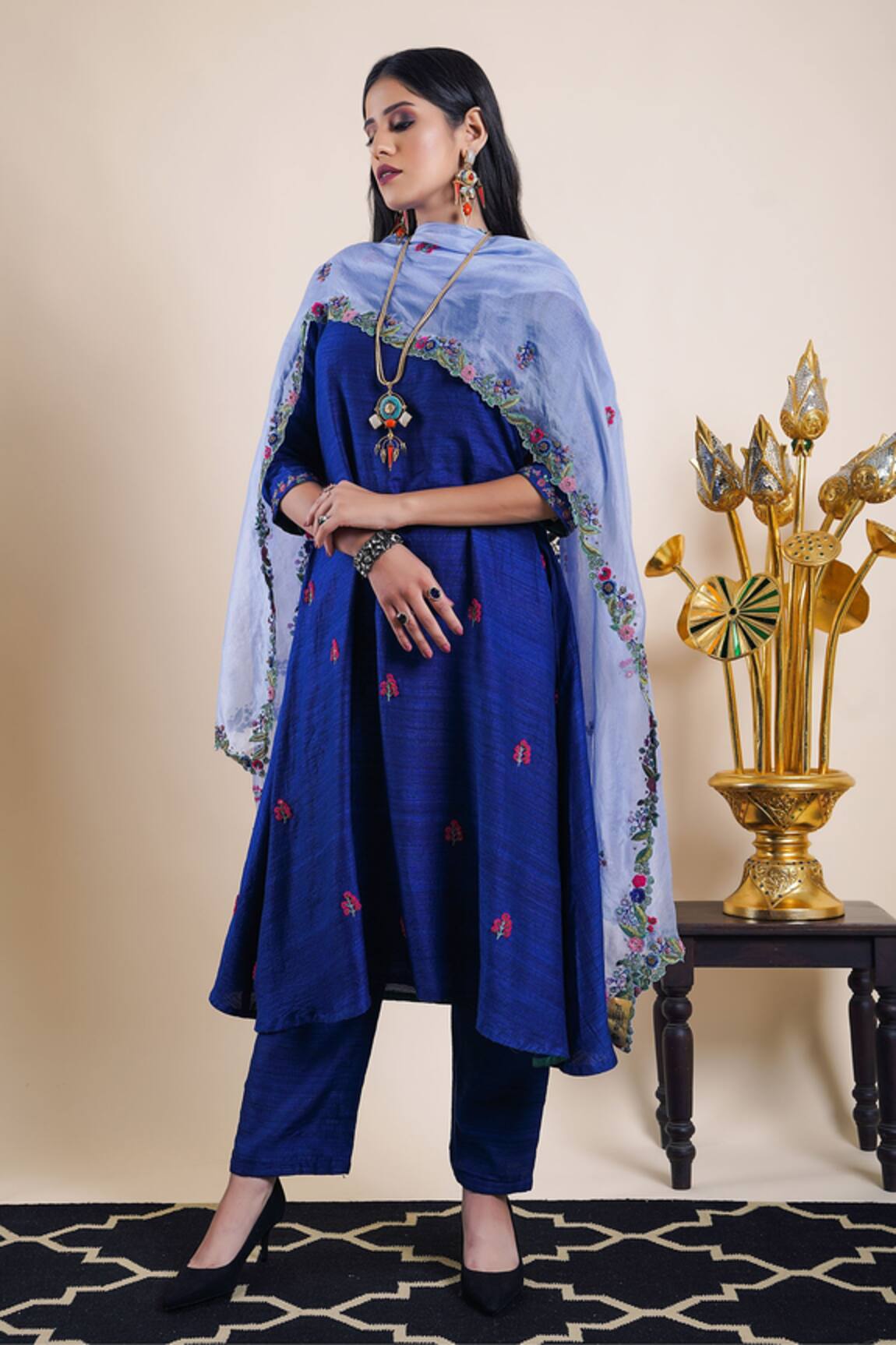 Bhusattva Floral Pattern Kurta Set