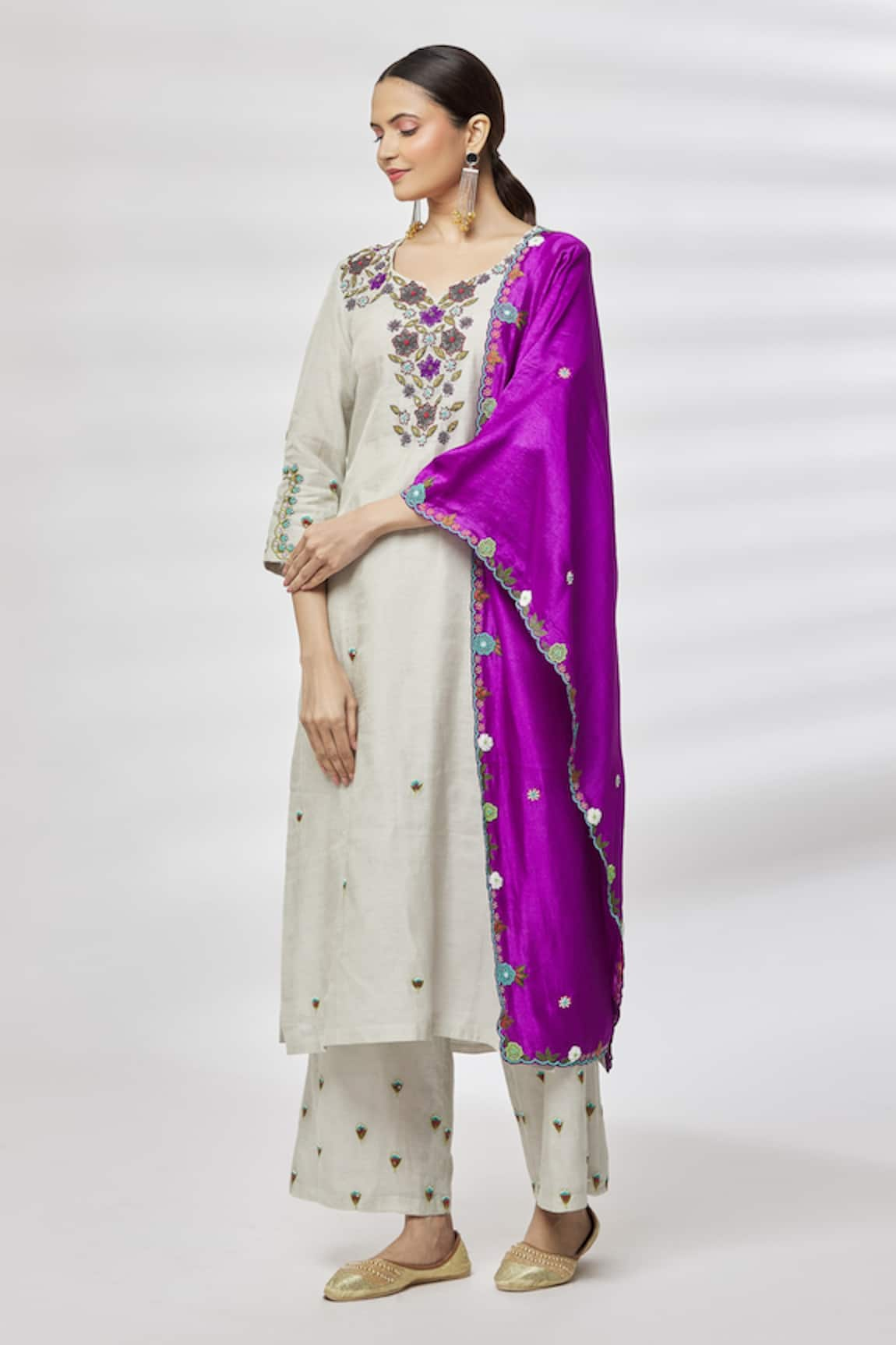 Kasturi Tikmani Straight Floral Pattern Kurta Set