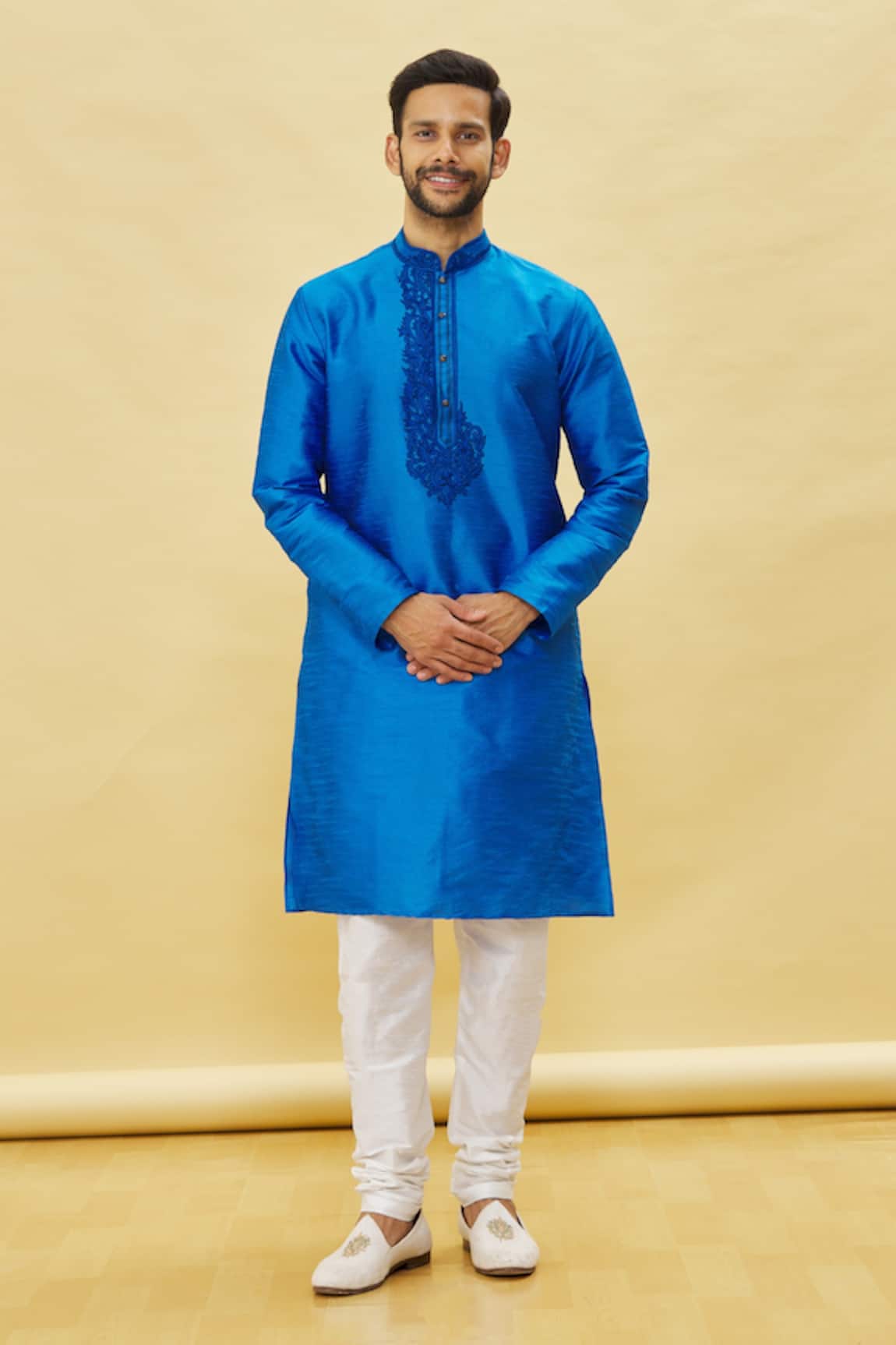 Samyukta Singhania Thread Embroidered Placket Kurta Set 