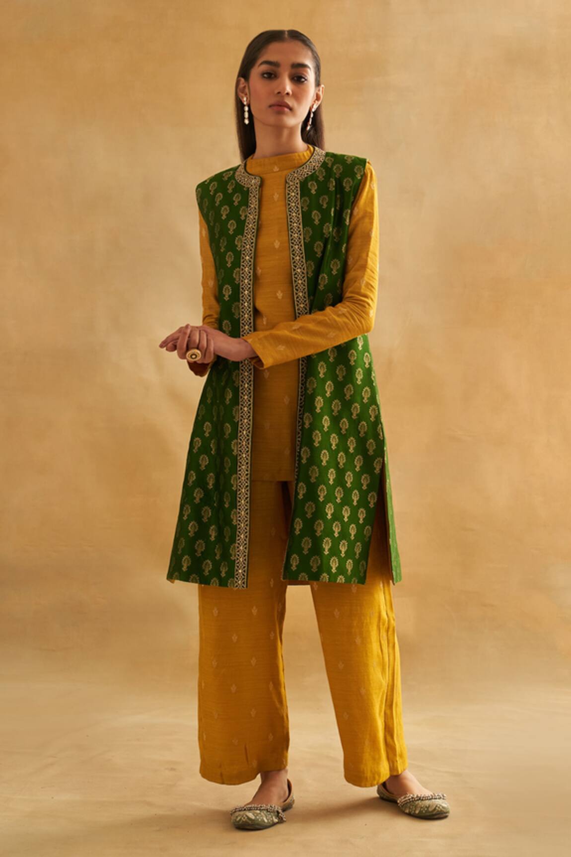 Taisha Floral Pattern Reversable Jacket