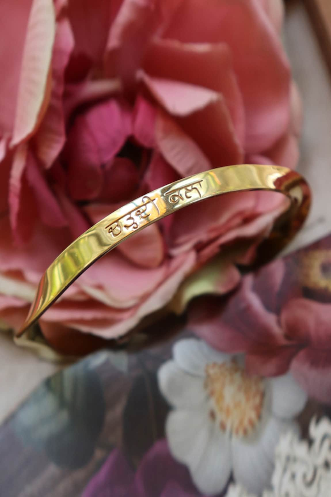 Eina Ahluwalia Engraved Gurmukhi Font Bangle