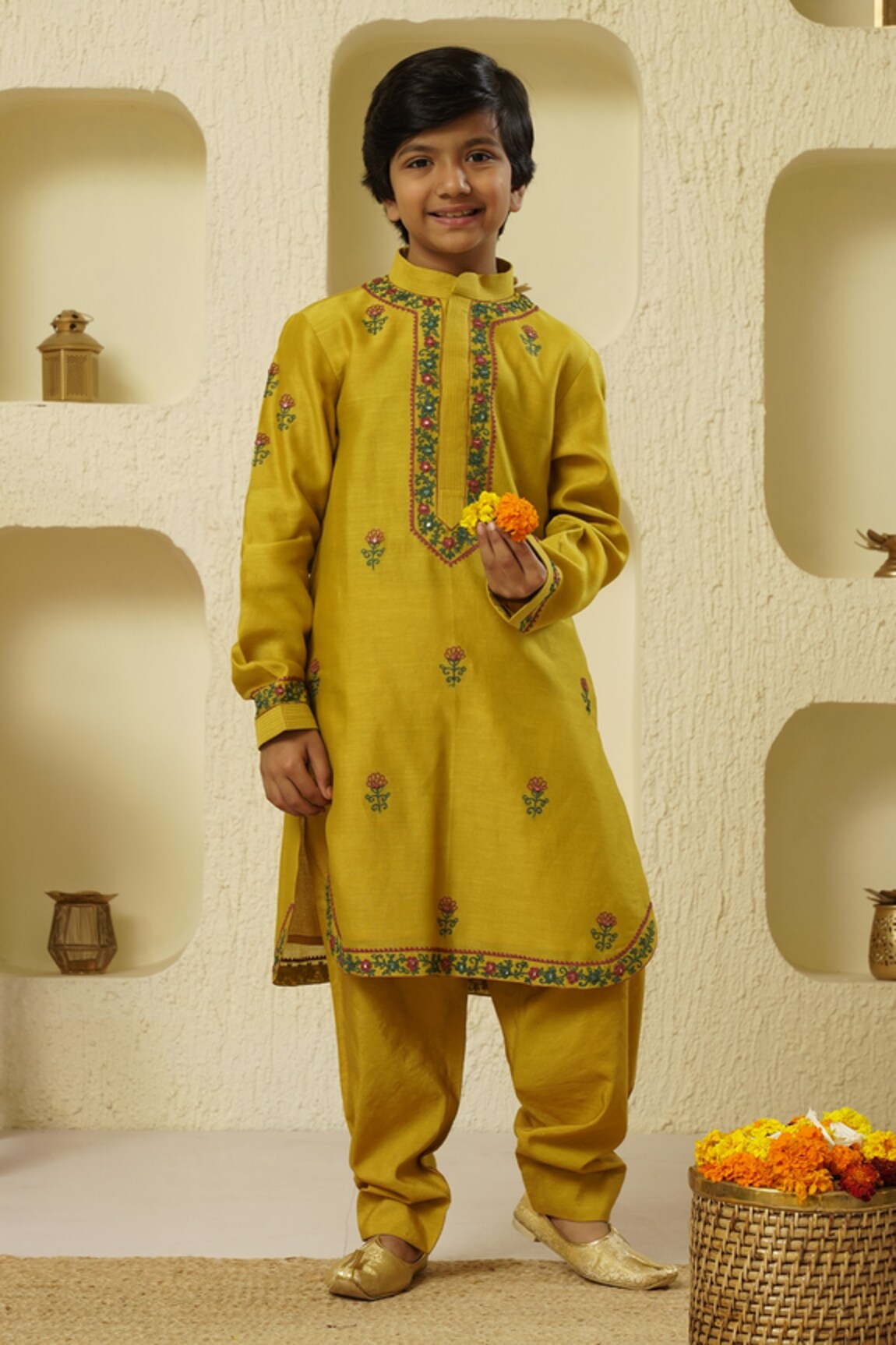 Rar studio - Kids Floral Embroidered Kurta & Pant Set