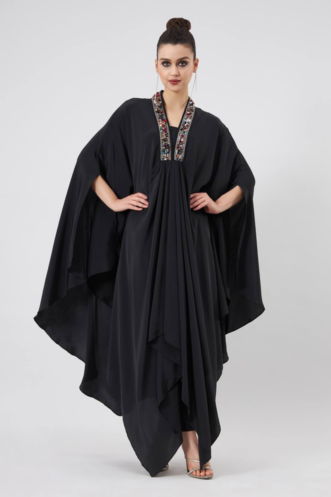 Aakaar Neckline Embellished Kaftan & Pant Set 