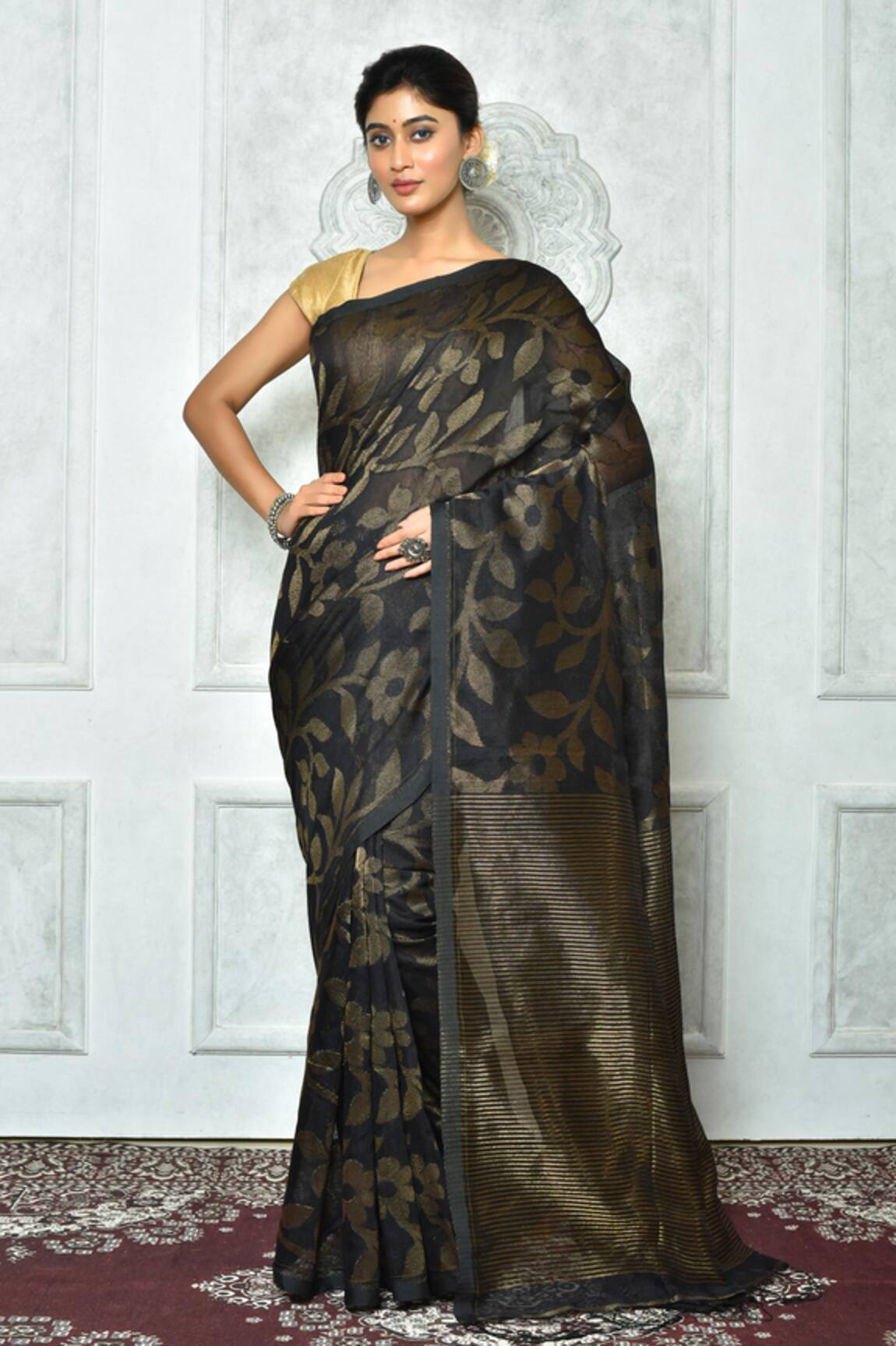 Samyukta Singhania Flower Vine Pattern Jamdani Saree