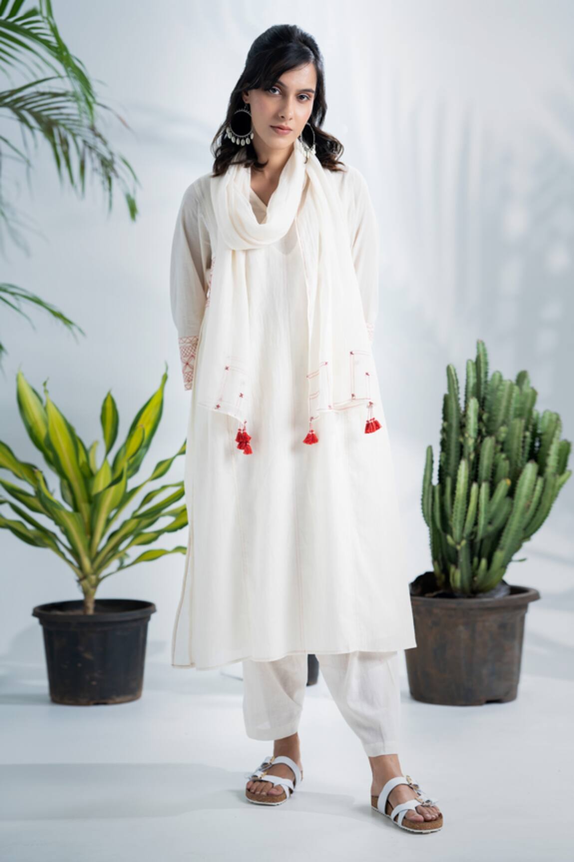 Pants And Pajamas Raatrani Handwoven Cotton Kurta Set