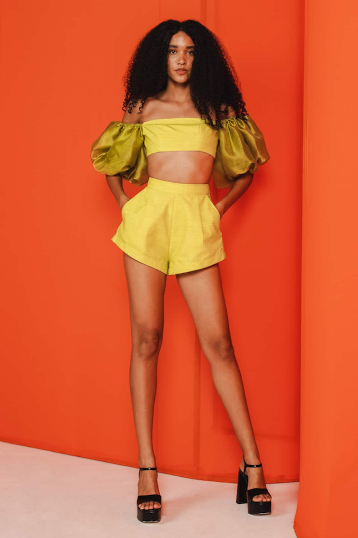 July Issue Mim Balloon Sleeve Crop Top With Shorts