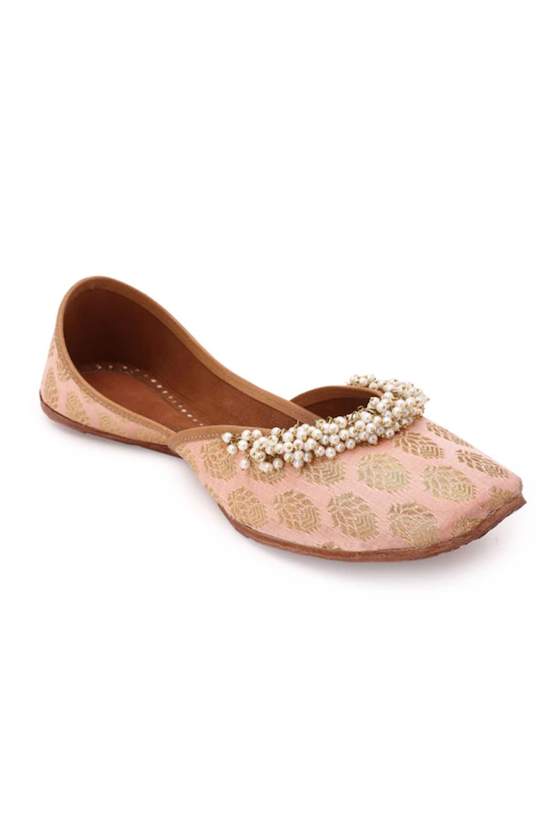 5elements Floral Brocade Embellished Juttis 