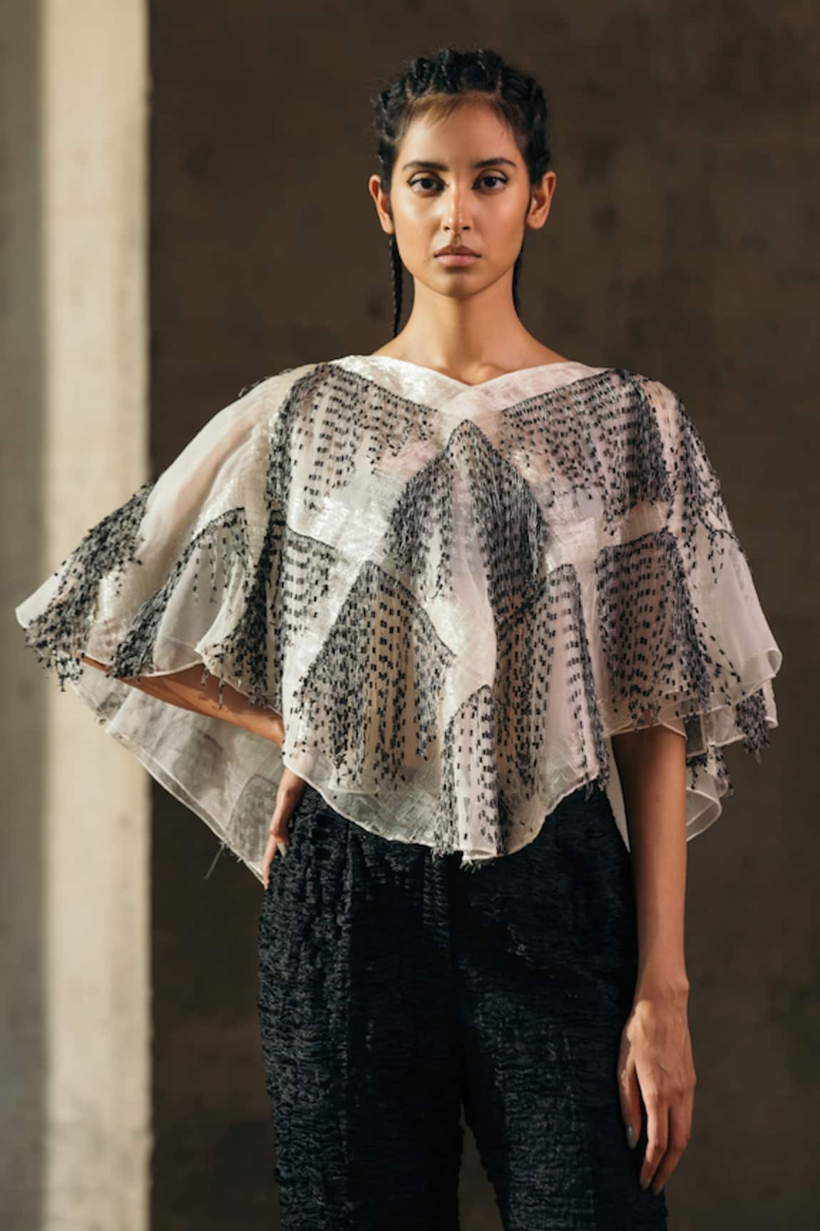 Akhl Fringed Poncho 