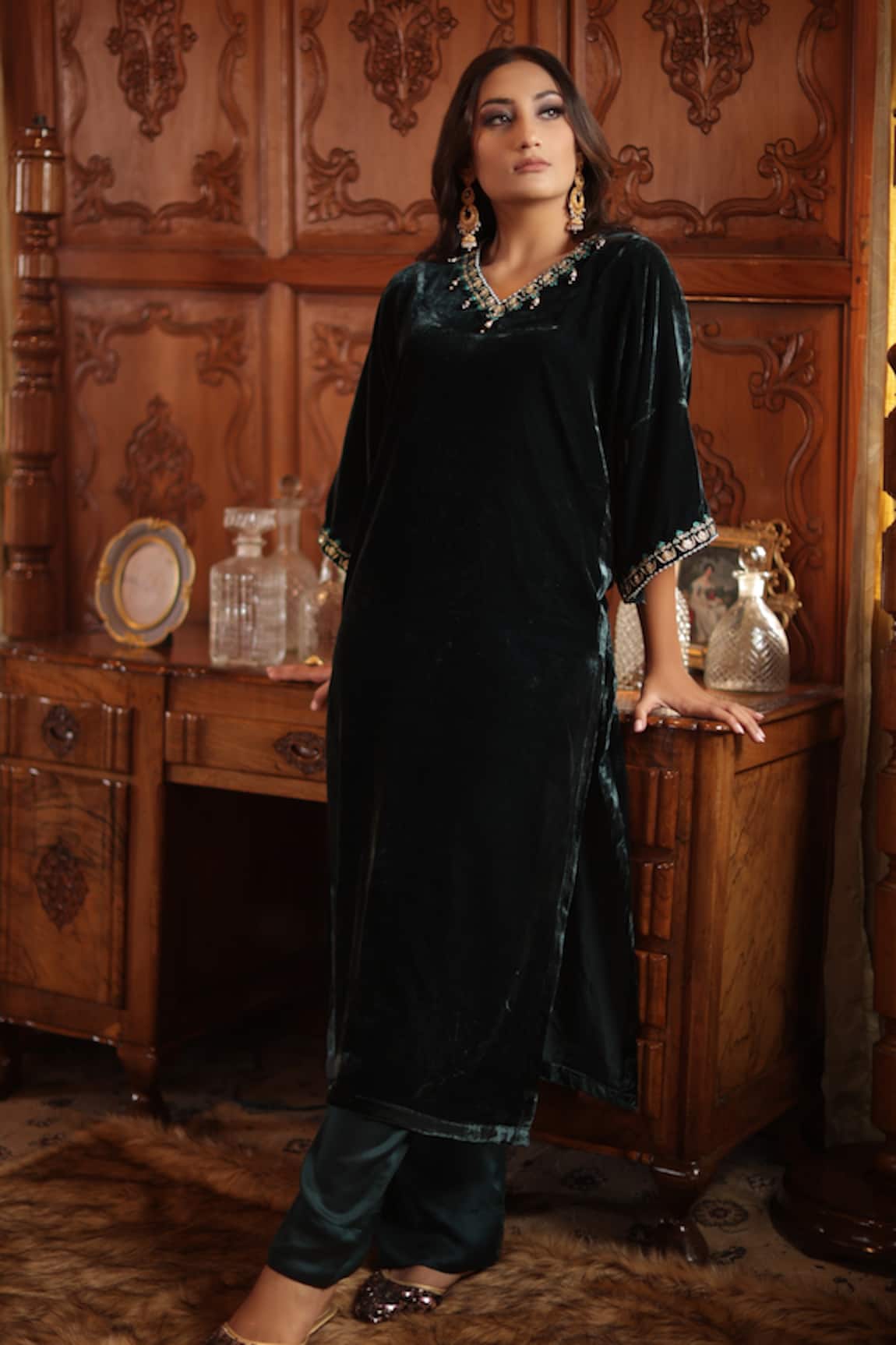 Negra Elegante Velvet Straight Kaftan & Palazzo Set