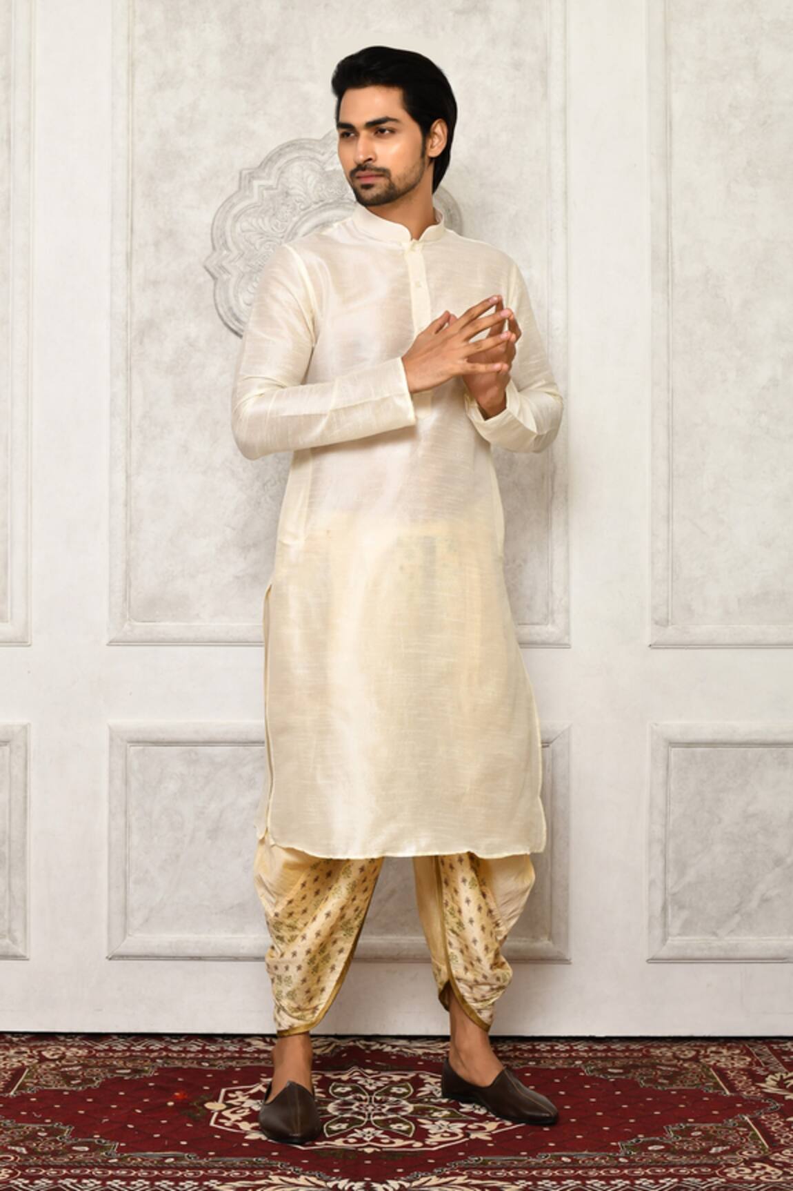 Nazaakat by Samara Singh Solid Kurta & Cream Dhoti Pant Set