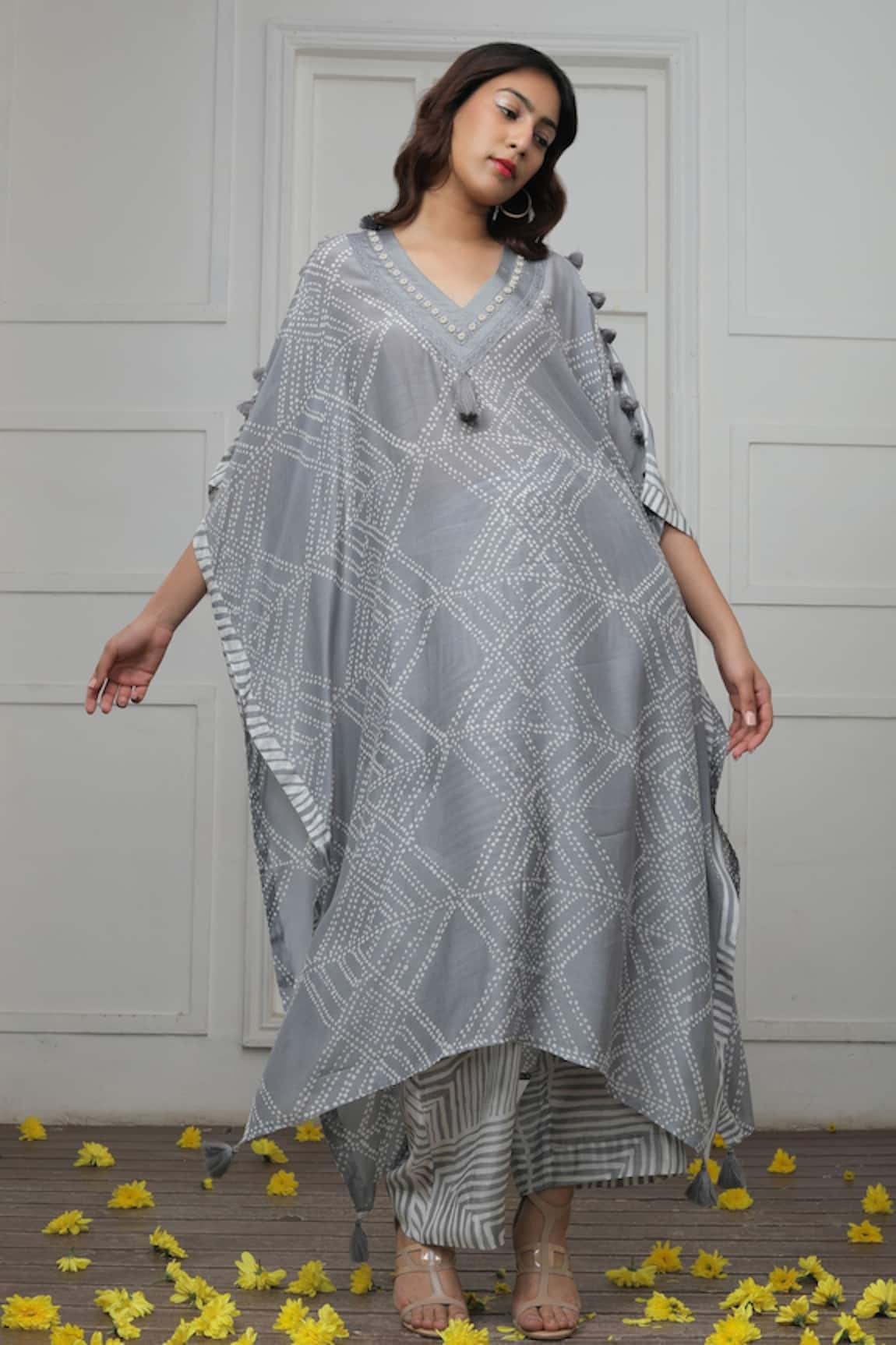 Myoho Dotted Tribal Pattern Kaftan