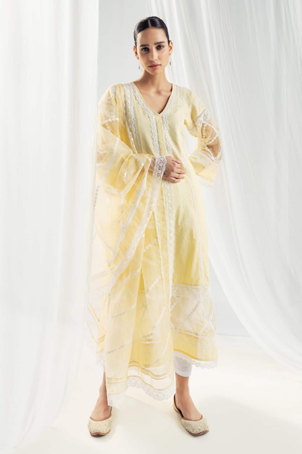 Roze Lace Embellished Yellow Kurta Set
