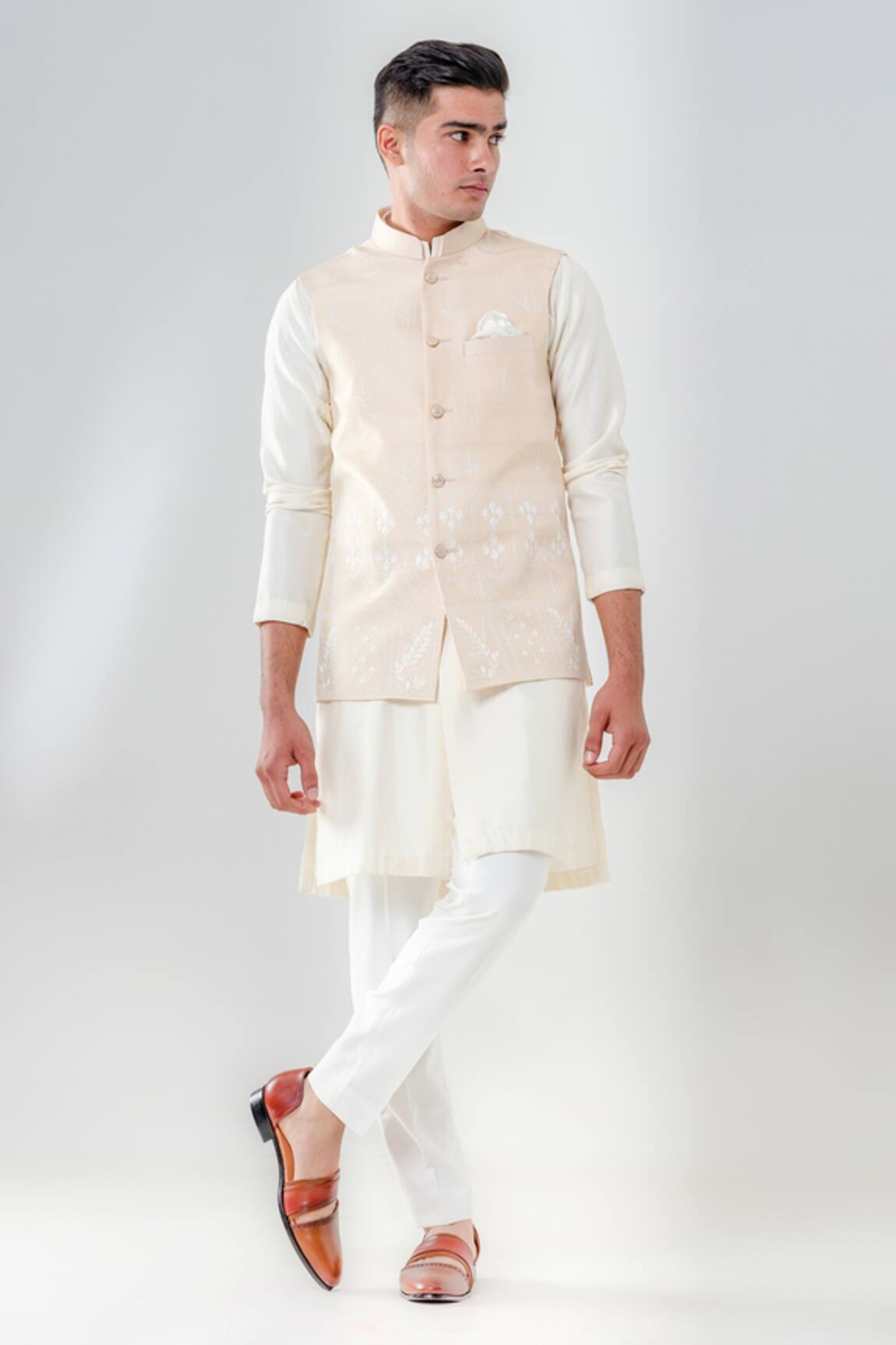 Amrit Dawani Embroidered Bundi Kurta Set 