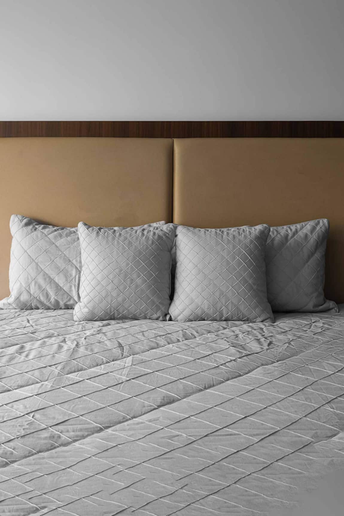 H2H Linen Felipe Diamond Pattern Bedcover Set