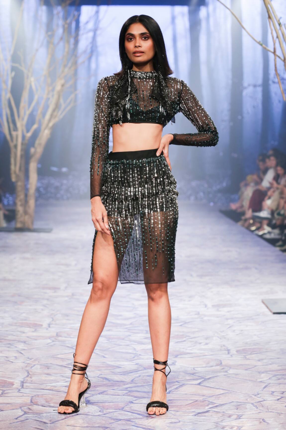 Nirmooha Sequin Embroidered Short Skirt 