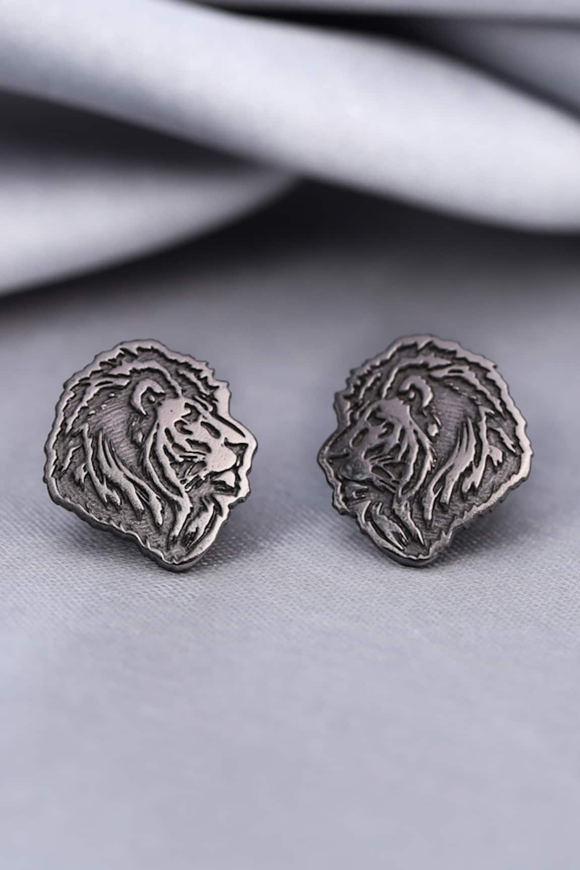 Cosa Nostraa Lion Collar Carved Tips