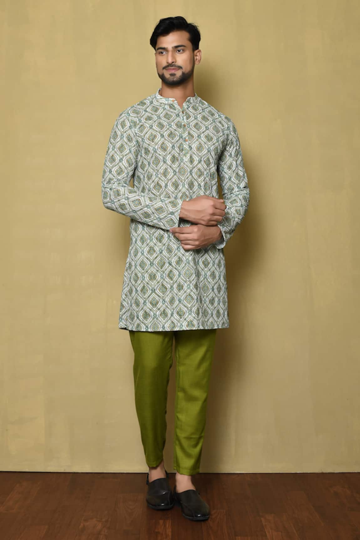 Samyukta Singhania Mughal Pattern Kurta & Green Pant Set